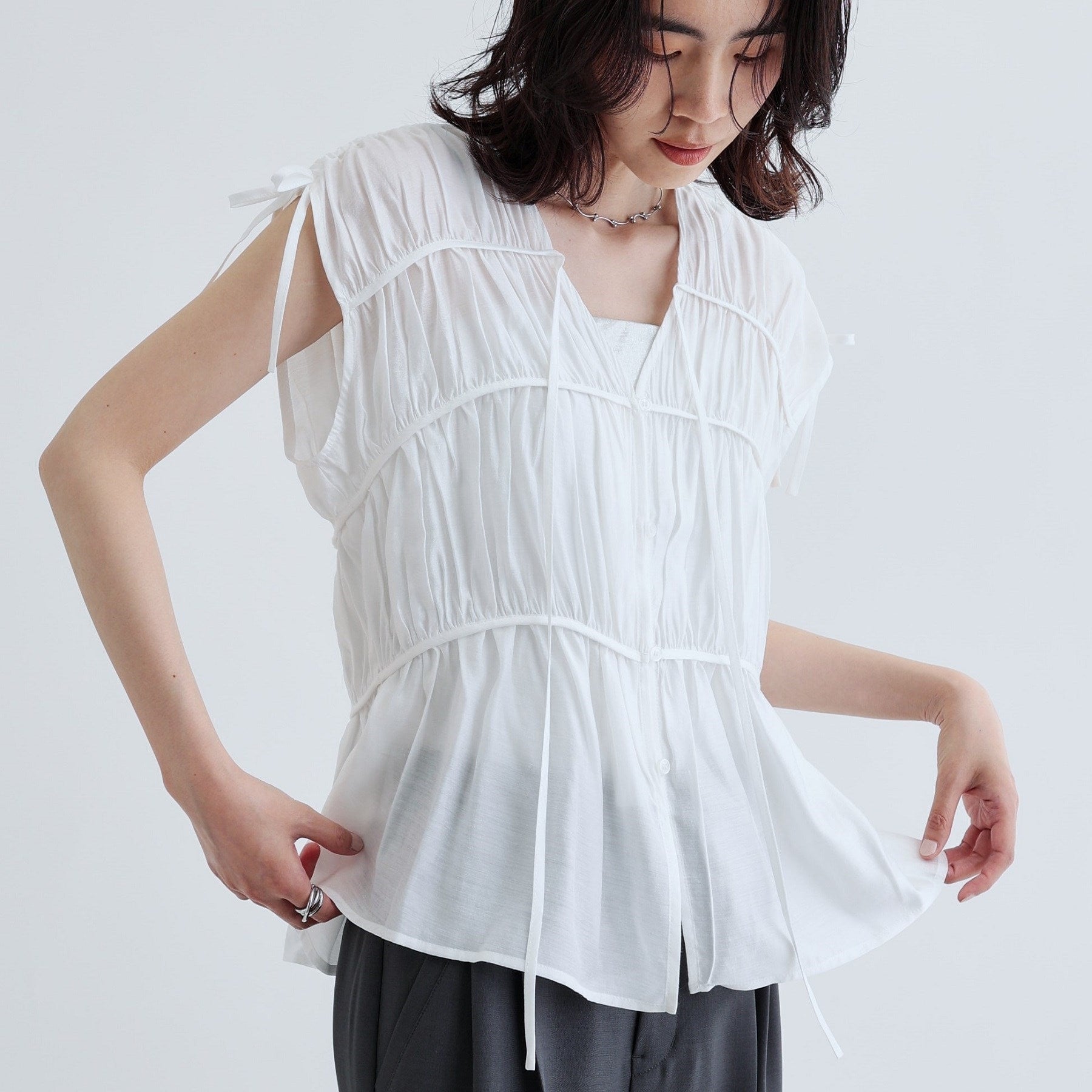 ギャレスト GALLEST ギャザースリーブレスブラウス (ホワイト(001)) ホワイト(001)