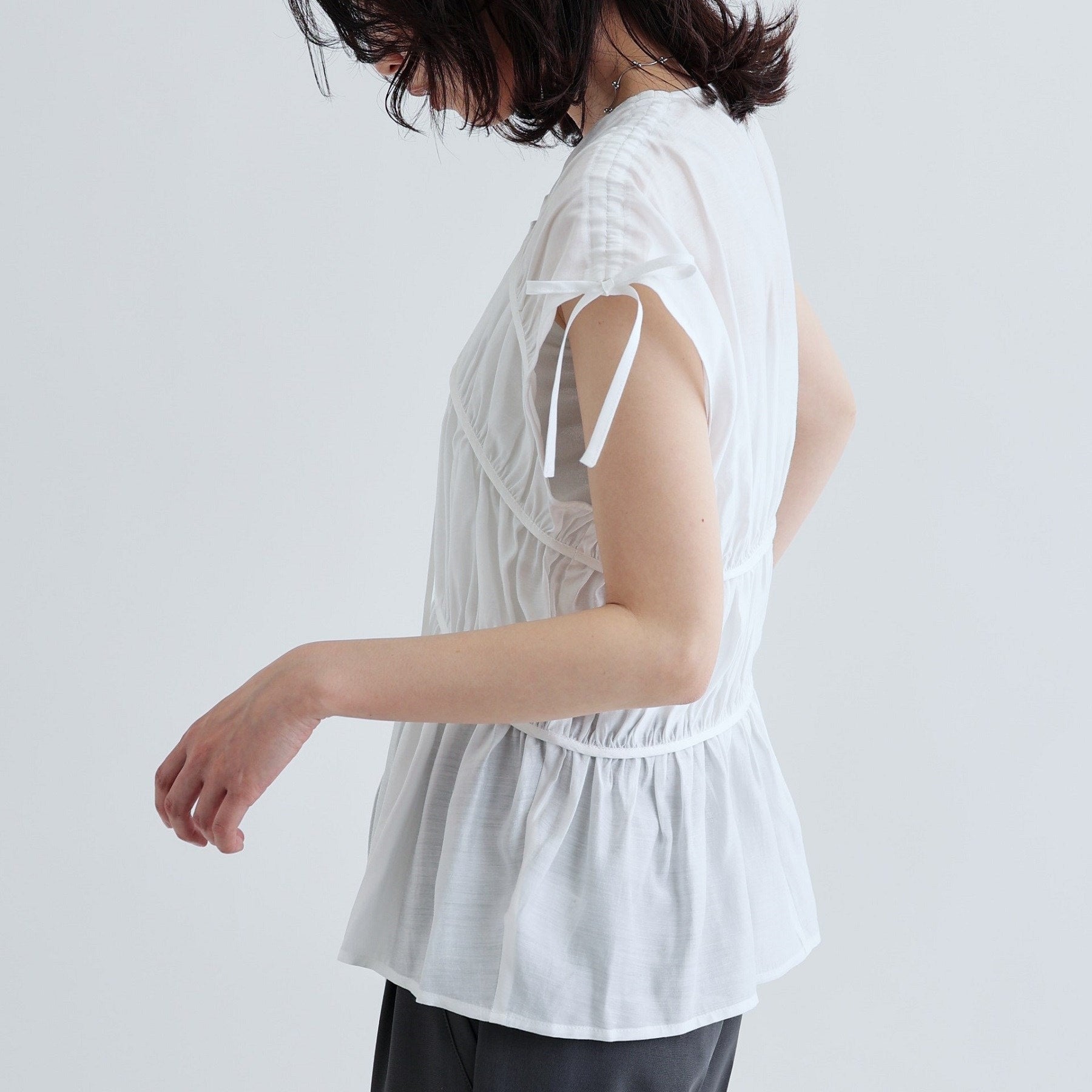 ギャレスト GALLEST ギャザースリーブレスブラウス (ホワイト(001)) ホワイト(001)