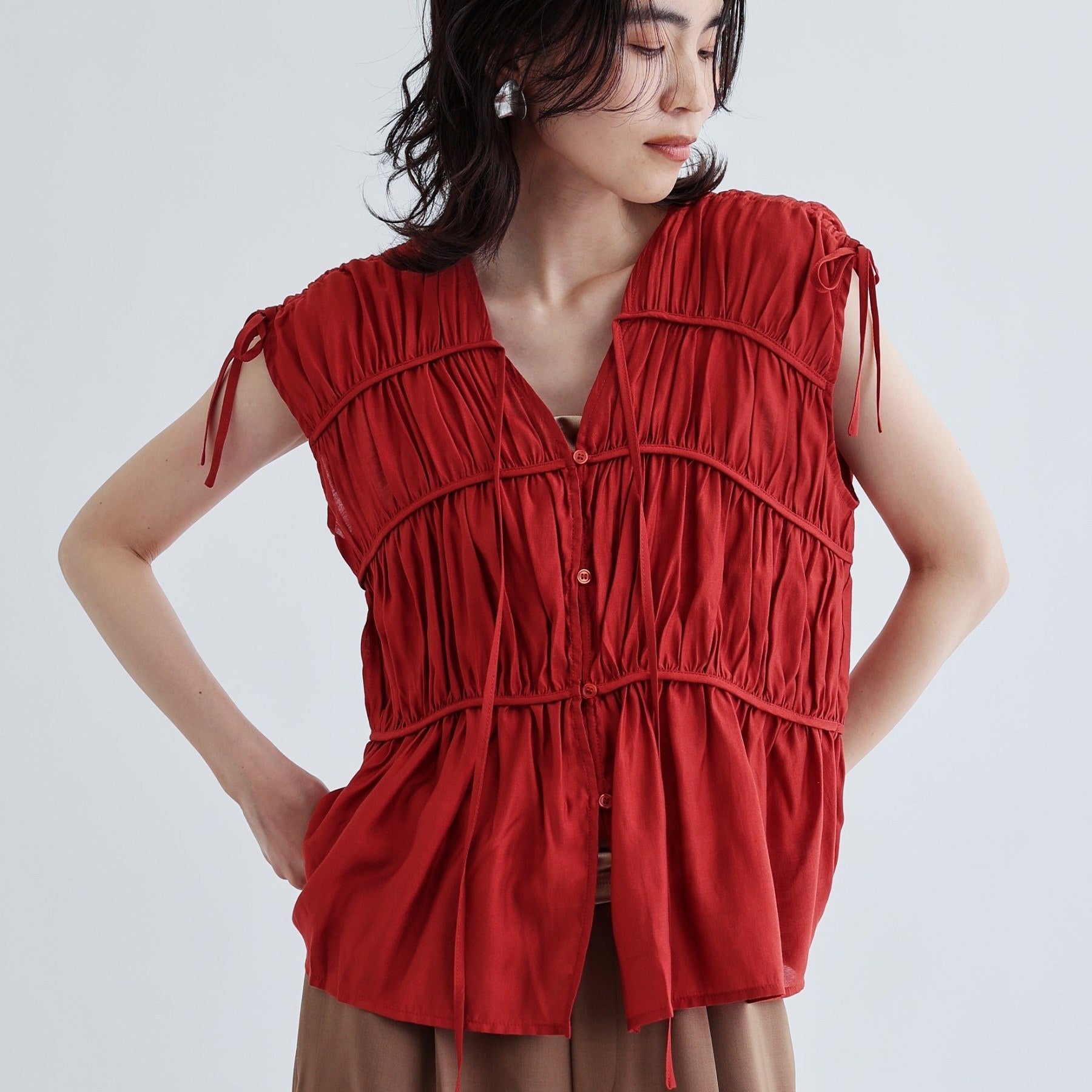 ギャレスト GALLEST ギャザースリーブレスブラウス (ホワイト(001)) ホワイト(001)