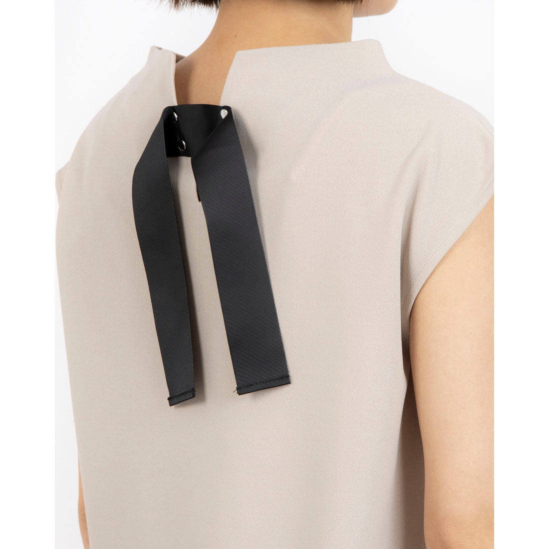 インタープラネット INTERPLANET 【innowave】カットジョーゼットバックリボンプルオーバー (グレージュ) グレージュ