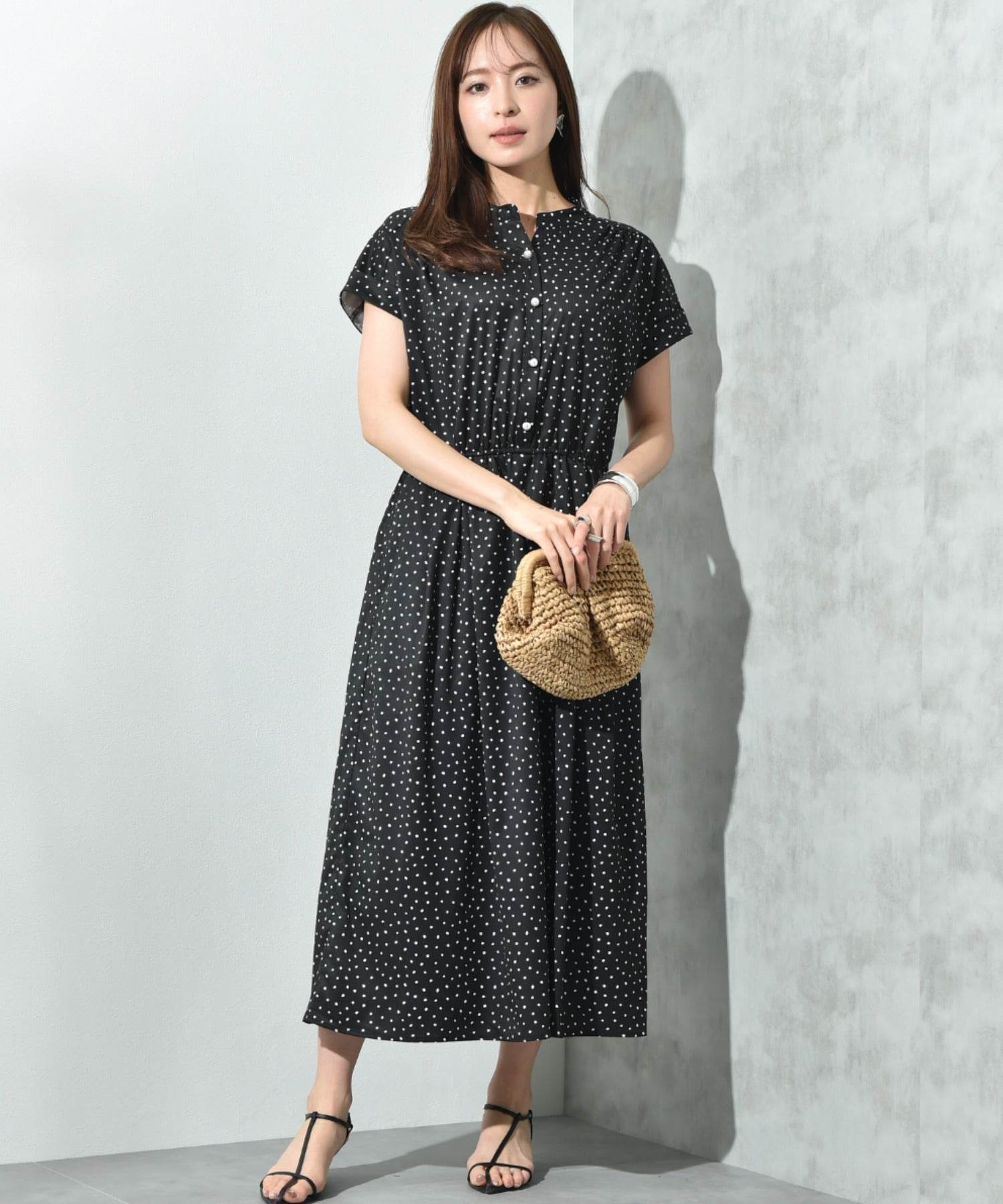 インタープラネット INTERPLANET ランダムドットスキッパーフレンチ袖ワンピース (ドット オフホワイト) ドット オフホワイト