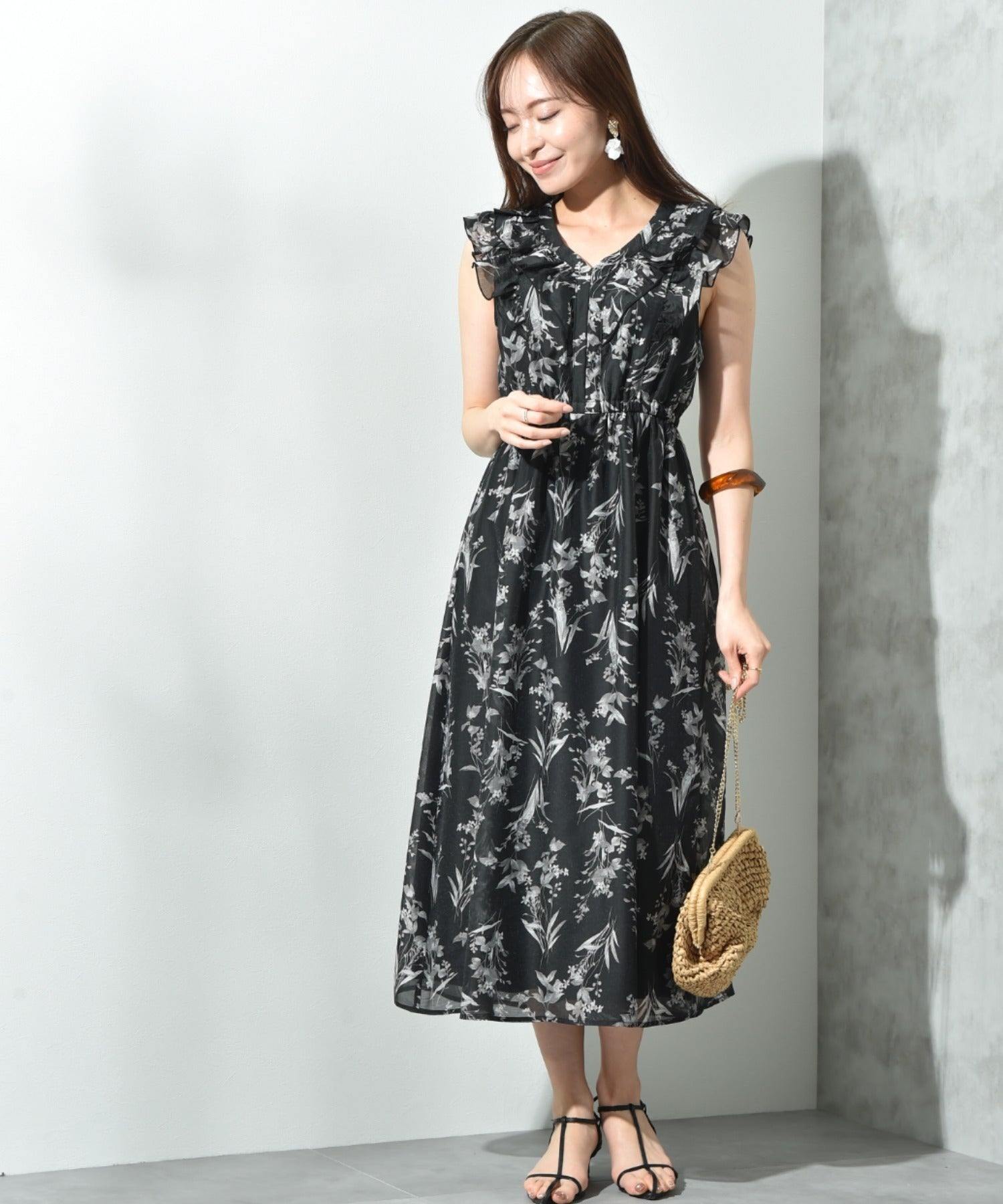 インタープラネット INTERPLANET シアー単色フラワープリントフリルワンピース (花柄 ブラック) 花柄 ブラック