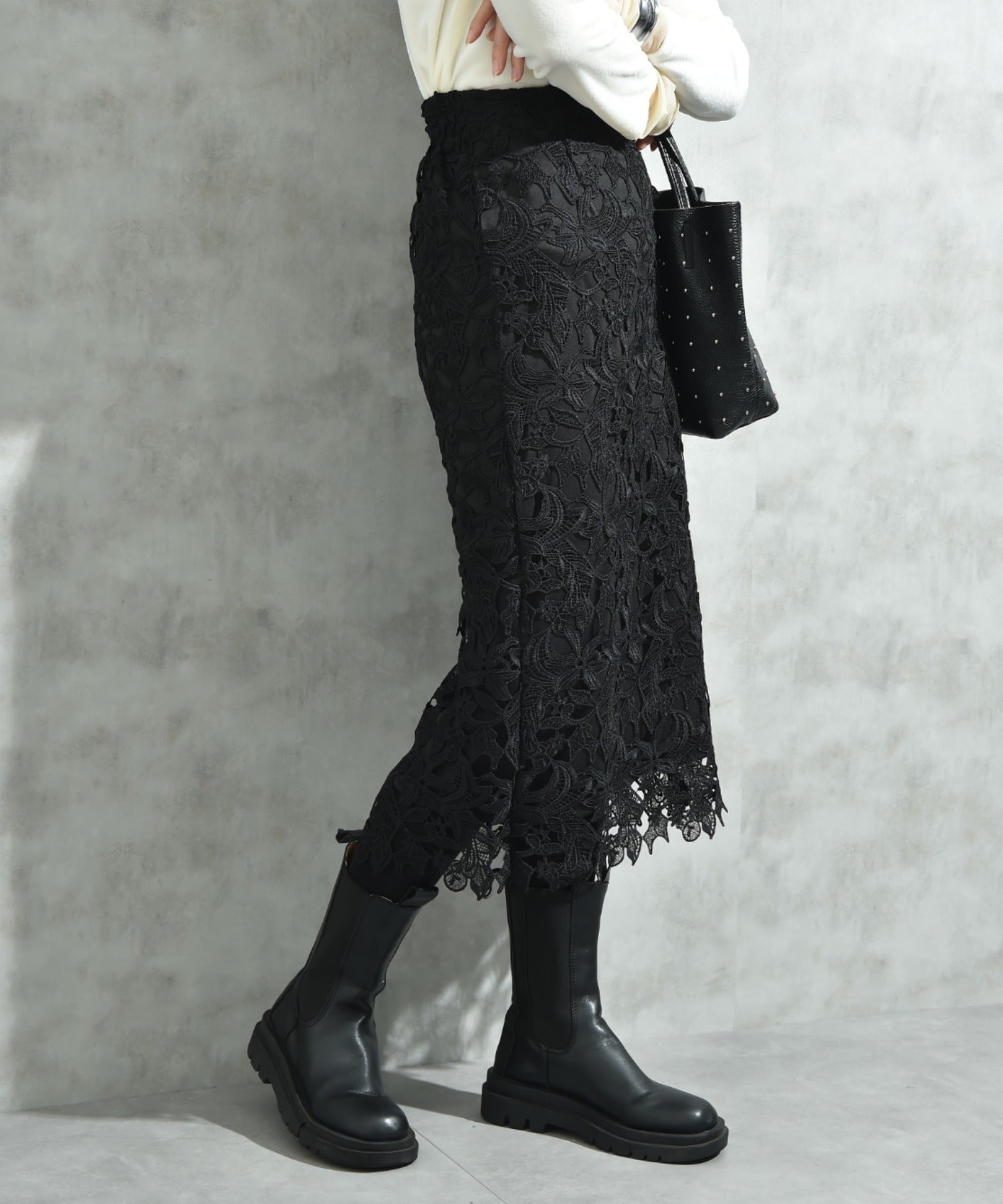 インタープラネット INTERPLANET ケミカルレースBACKファスナータイトスカート (ブラック) ブラック