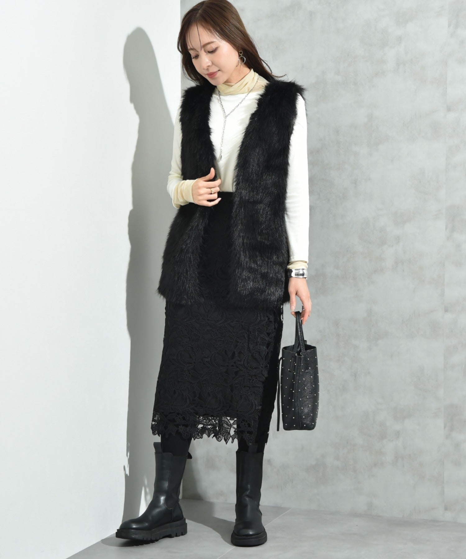 インタープラネット INTERPLANET ケミカルレースBACKファスナータイトスカート (ブラック) ブラック