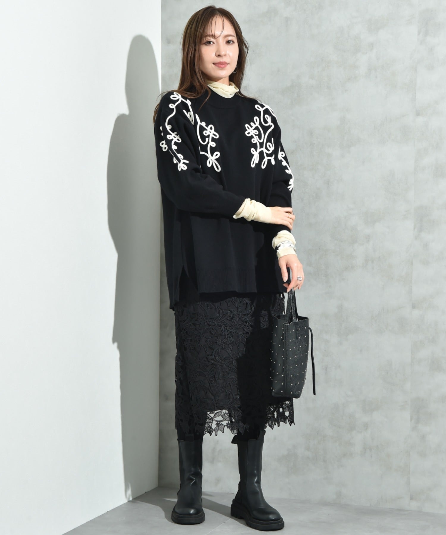 インタープラネット INTERPLANET ケミカルレースBACKファスナータイトスカート (ブラック) ブラック