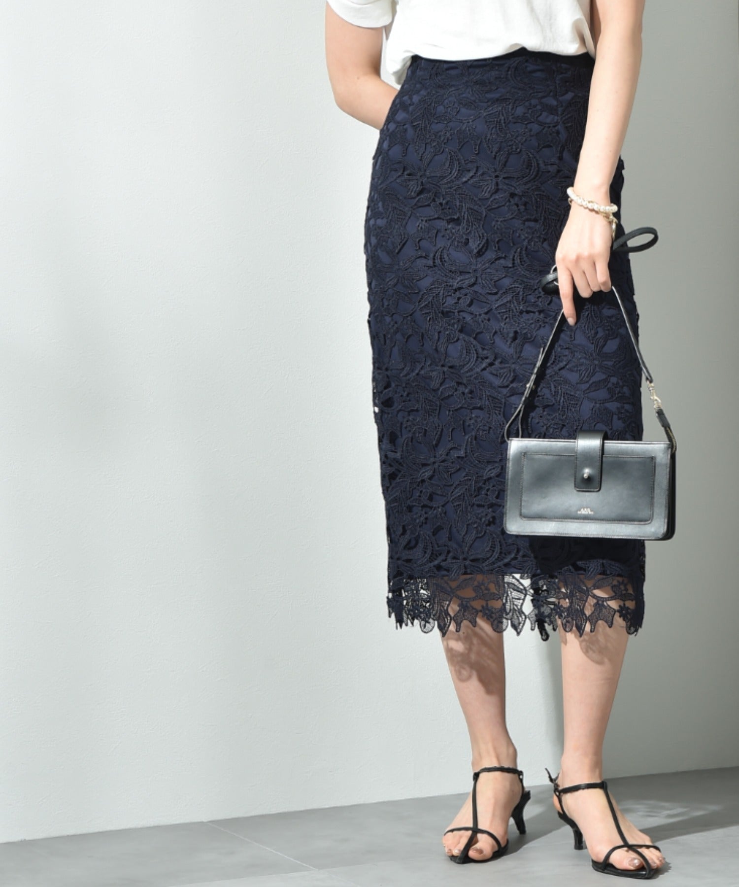 インタープラネット INTERPLANET ケミカルレースBACKファスナータイトスカート (ブラック) ブラック