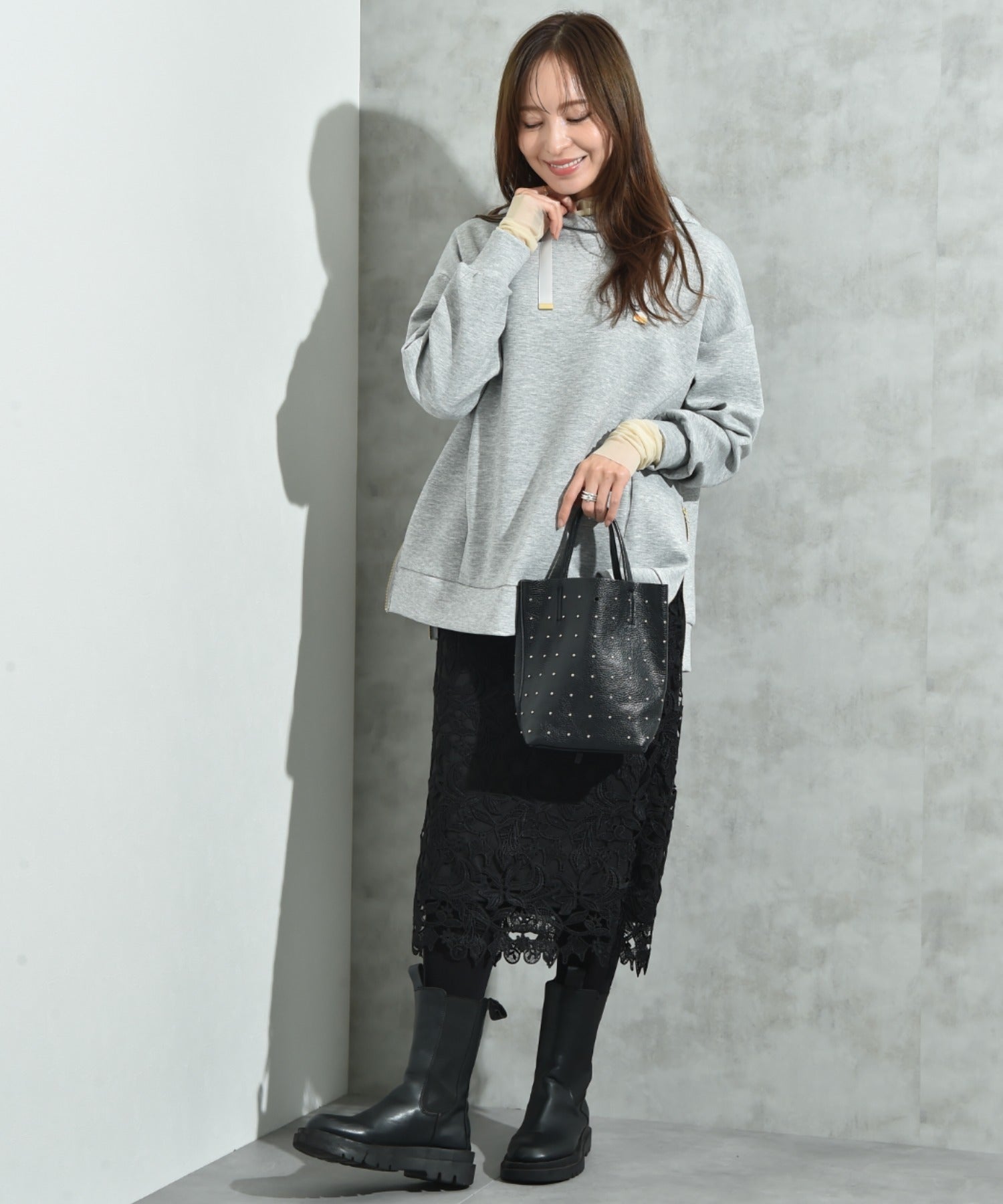 インタープラネット INTERPLANET ケミカルレースBACKファスナータイトスカート (ブラック) ブラック