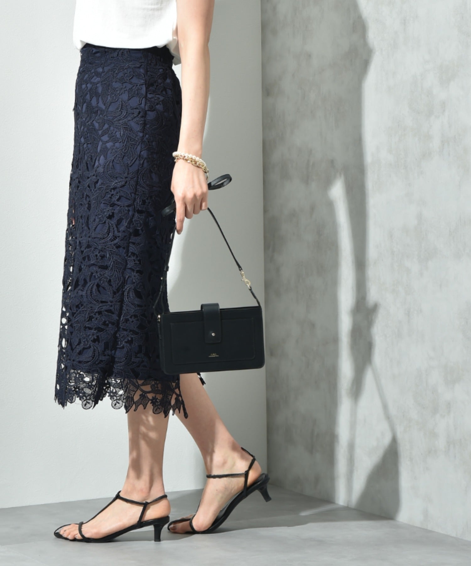 インタープラネット INTERPLANET ケミカルレースBACKファスナータイトスカート (ブラック) ブラック