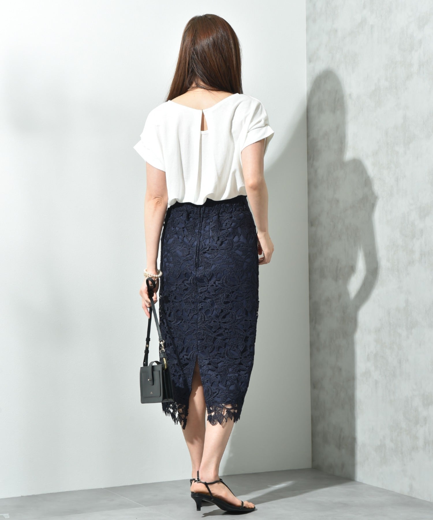 インタープラネット INTERPLANET ケミカルレースBACKファスナータイトスカート (ブラック) ブラック