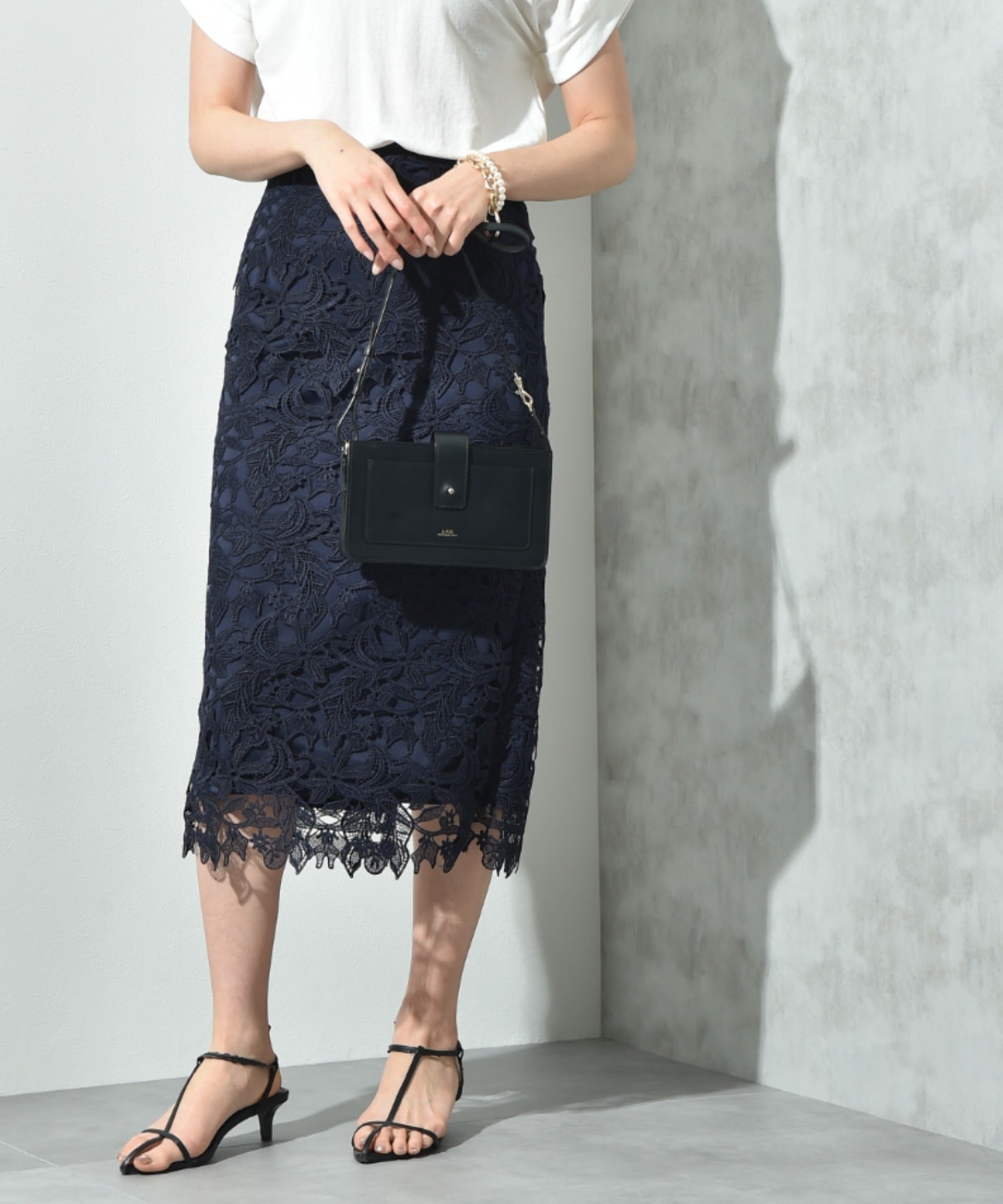 インタープラネット INTERPLANET ケミカルレースBACKファスナータイトスカート (ブラック) ブラック