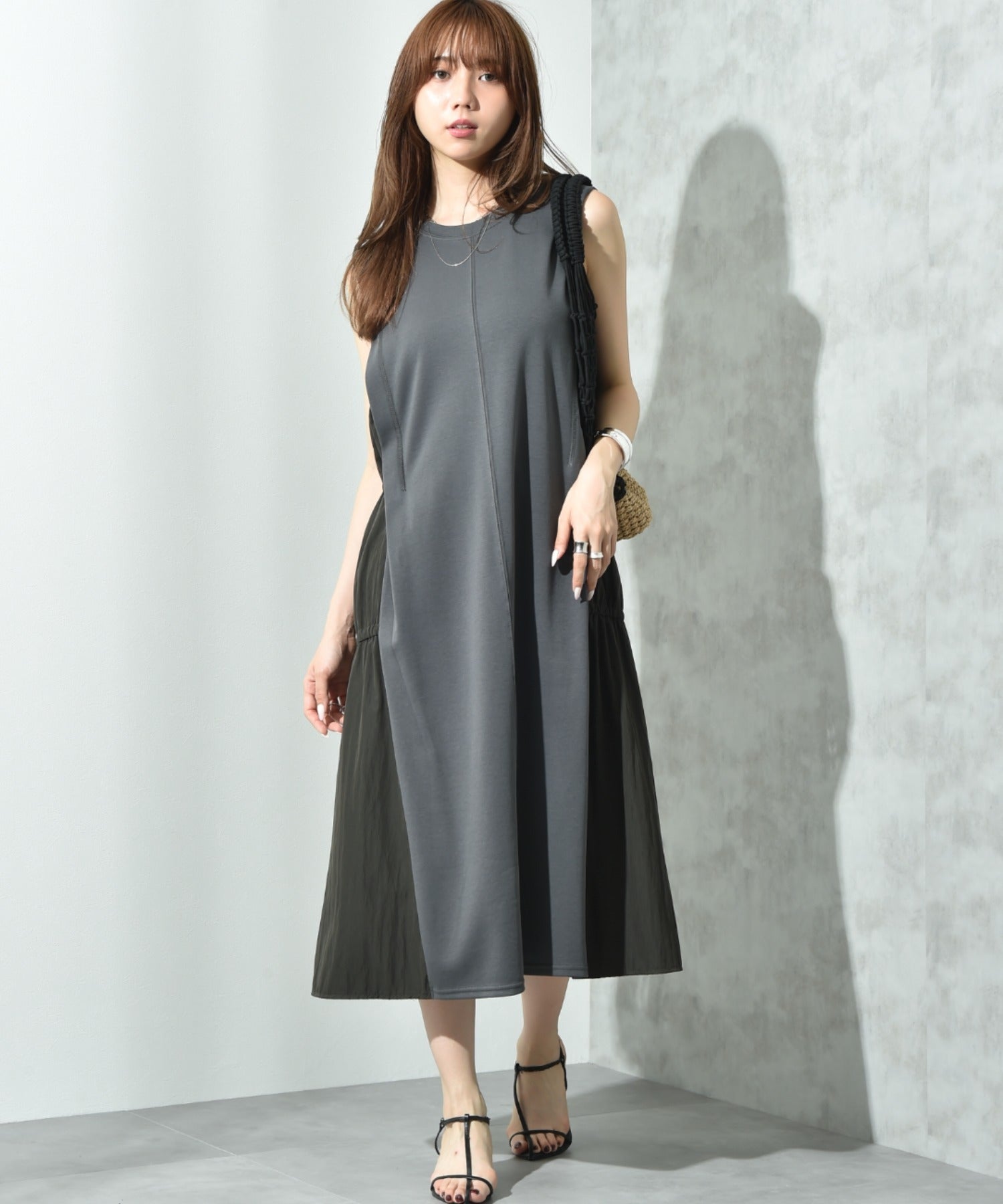 インタープラネット INTERPLANET 【接触冷感】サイドシャーリングワンピース (チャコールグレー) チャコールグレー