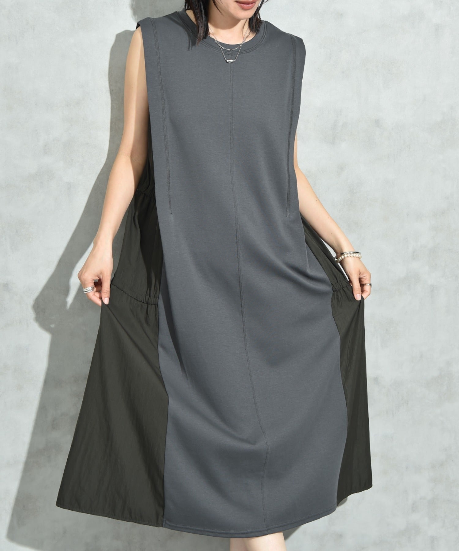 インタープラネット INTERPLANET 【接触冷感】サイドシャーリングワンピース (チャコールグレー) チャコールグレー