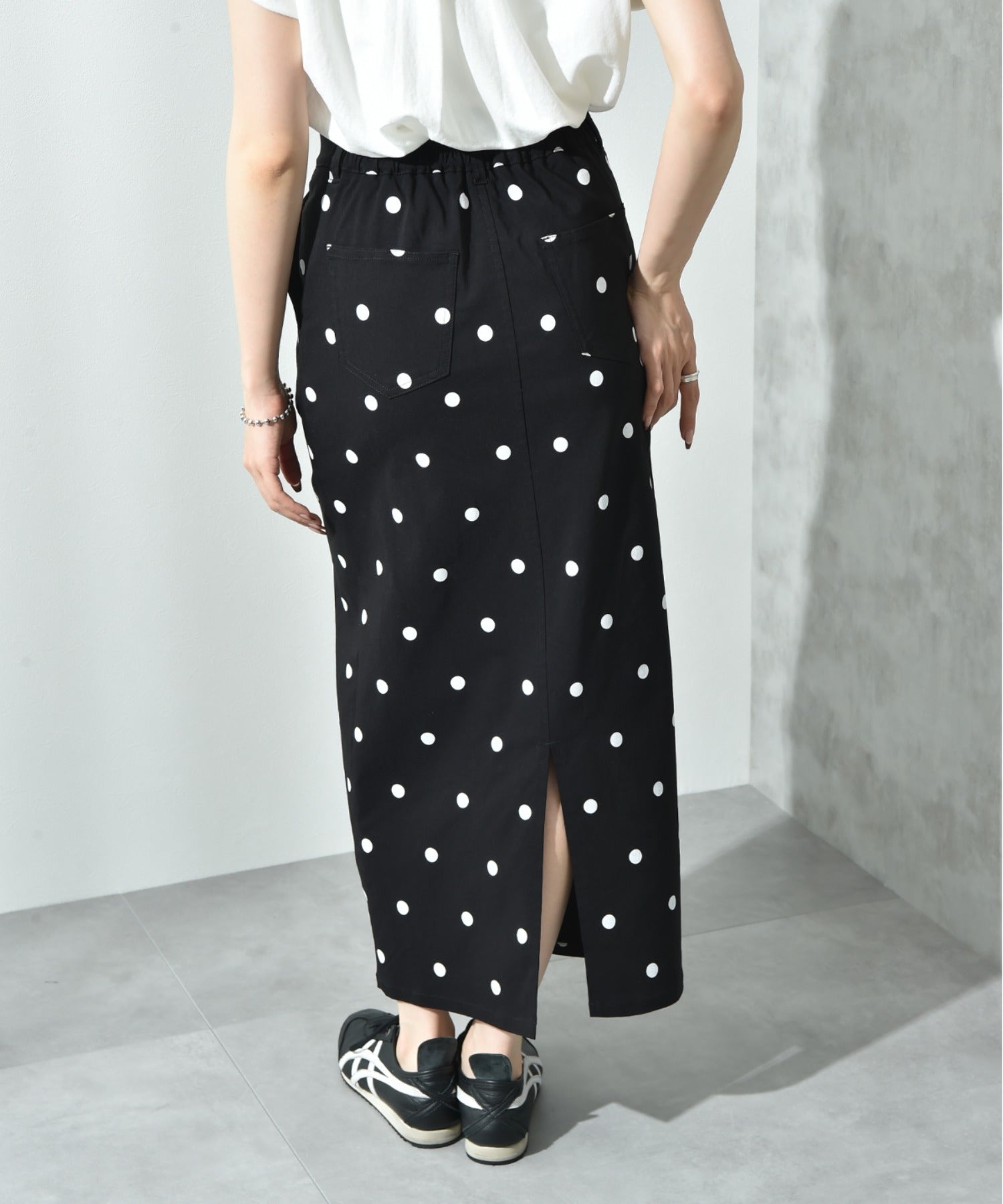 インタープラネット INTERPLANET ストレッチナロースカート (ドット ブラック) ドット ブラック