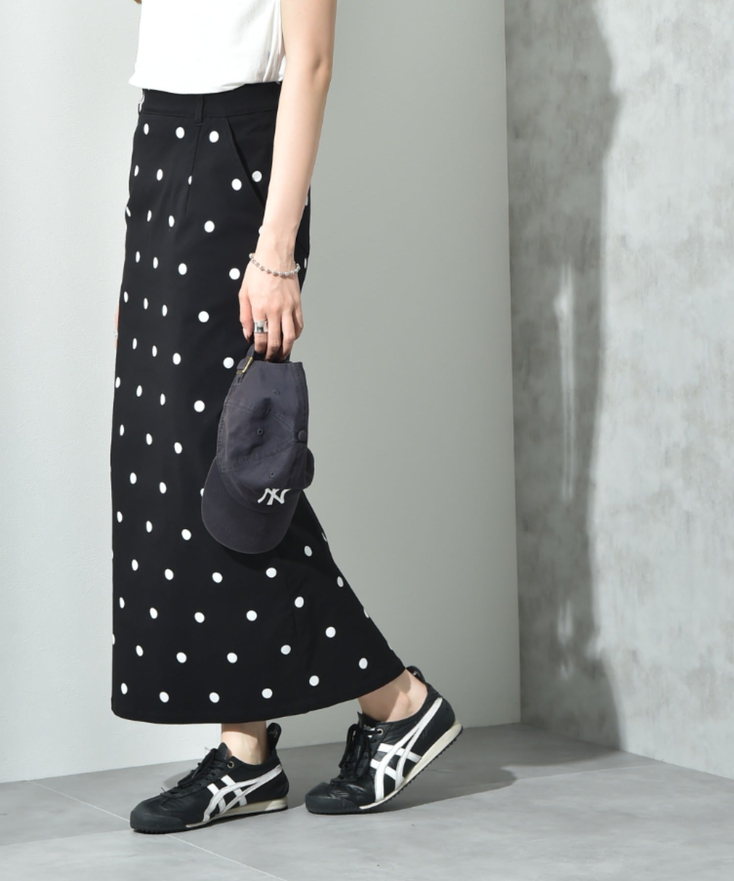 インタープラネット INTERPLANET ストレッチナロースカート (ドット ブラック) ドット ブラック