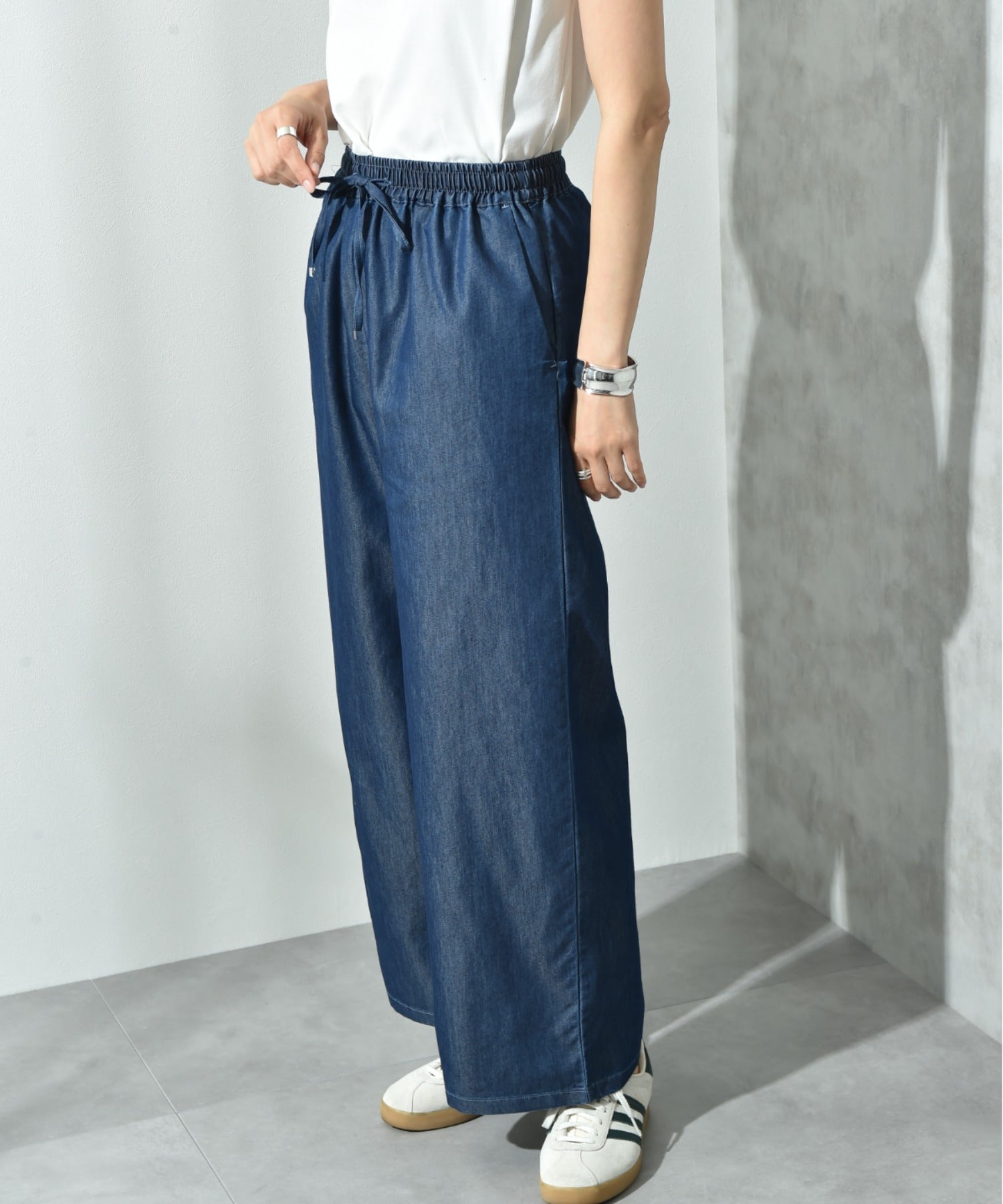 インタープラネット INTERPLANET ライトデニムワイドパンツ (ネイビー) ネイビー