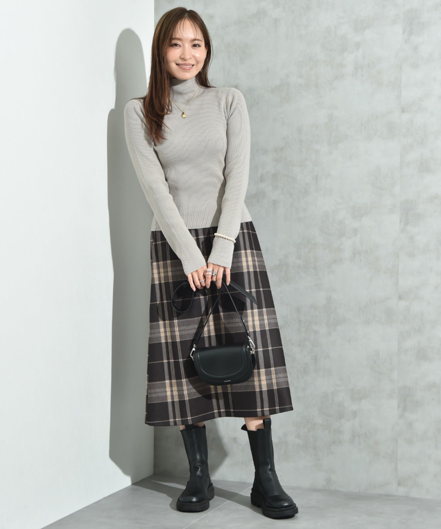 インタープラネット INTERPLANET 配色ポンチョ風ニットアンサンブル (配色 グレージュ) 配色 グレージュ