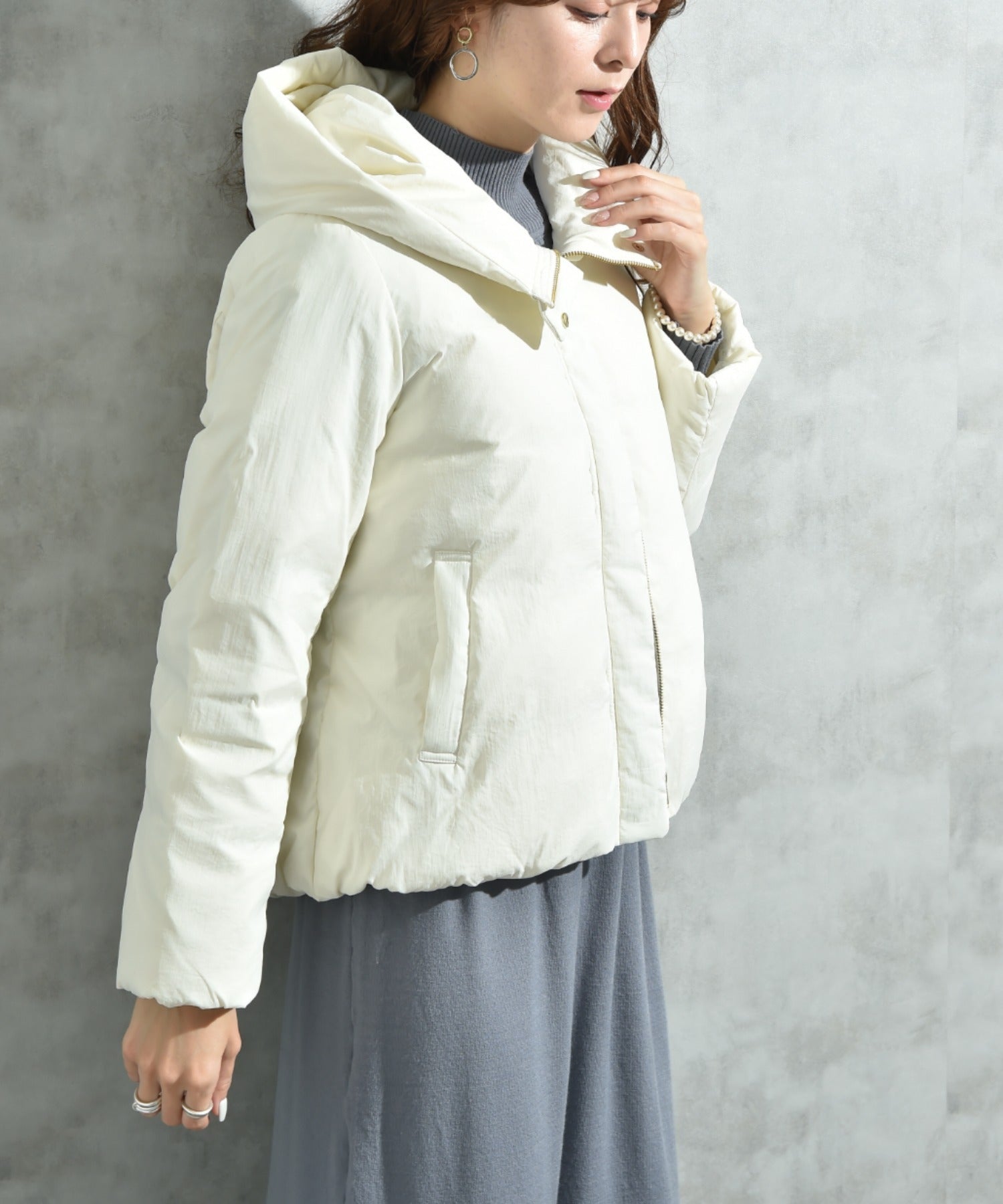 インタープラネット INTERPLANET ナイロンマイクロタフタフード付ショートコート (オフホワイト) オフホワイト