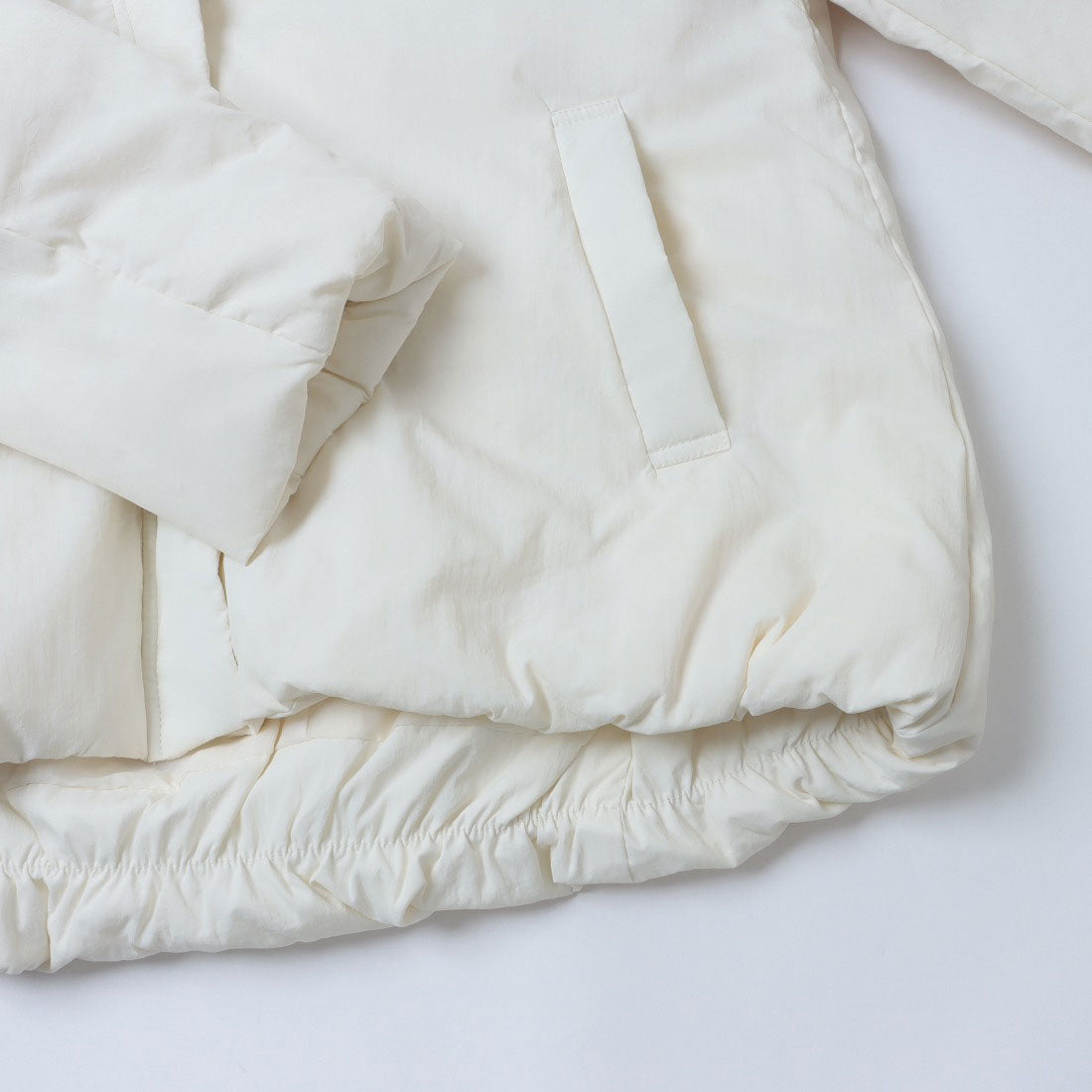 インタープラネット INTERPLANET ナイロンマイクロタフタフード付ショートコート (オフホワイト) オフホワイト