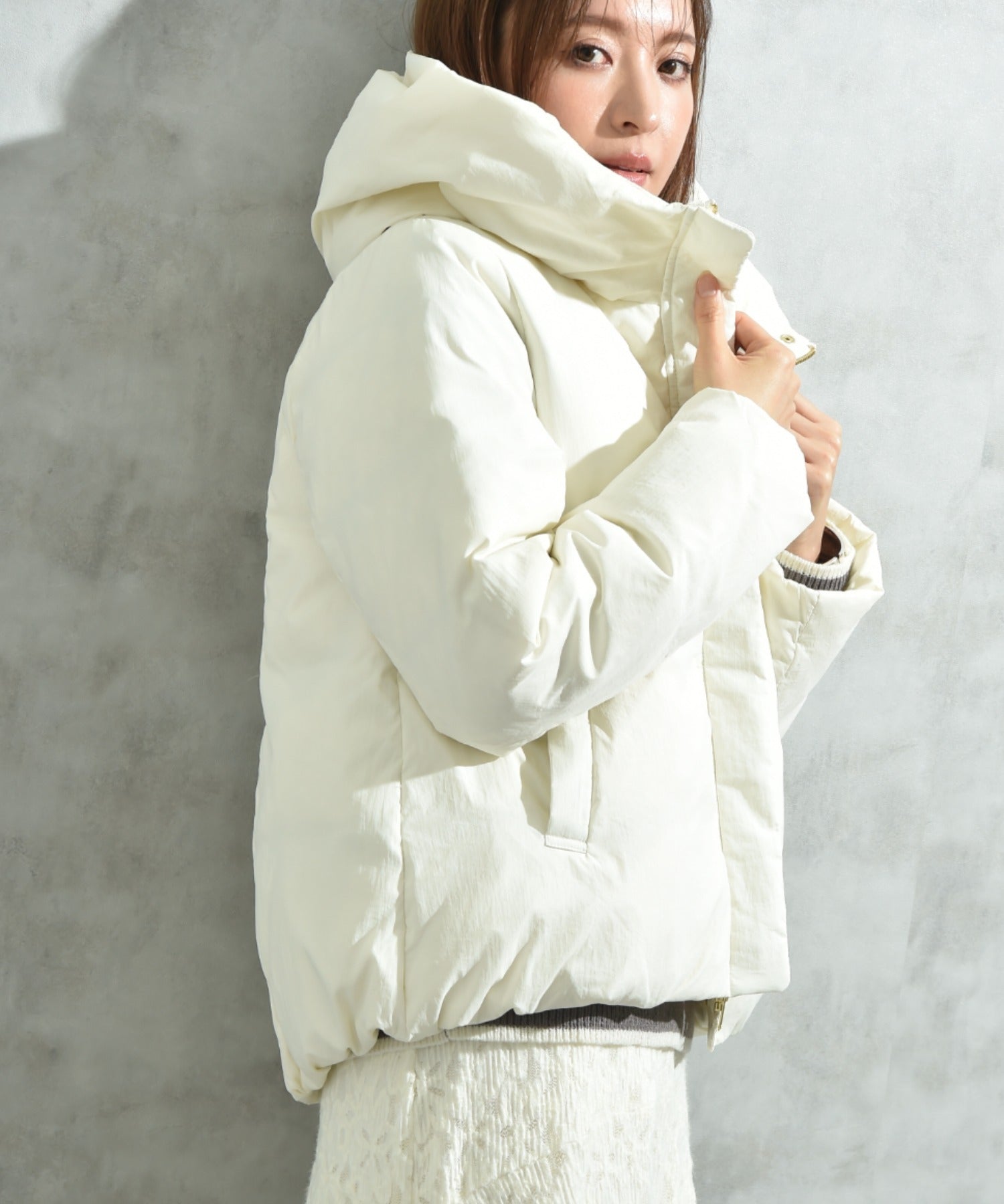 インタープラネット INTERPLANET ナイロンマイクロタフタフード付ショートコート (オフホワイト) オフホワイト