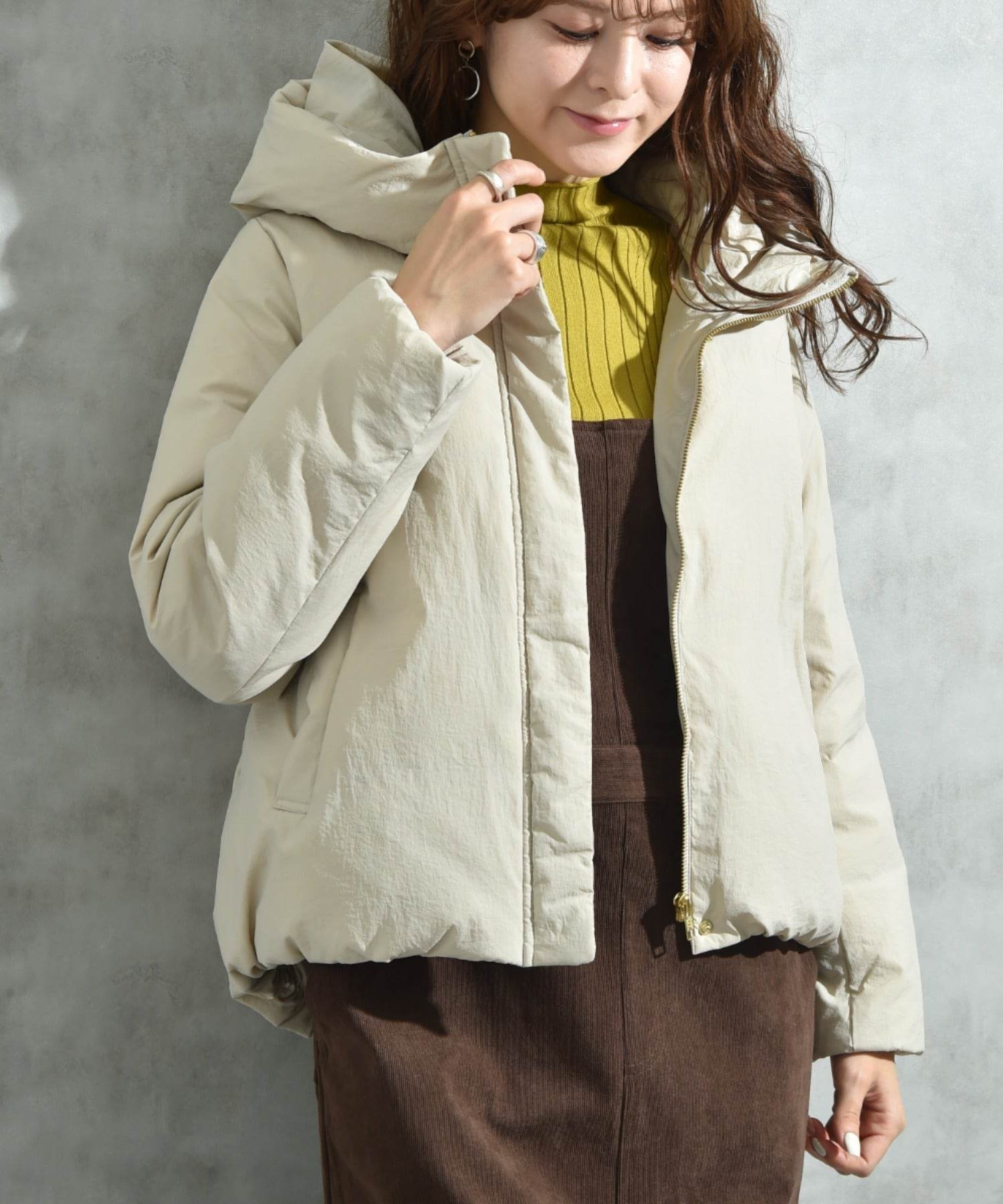 インタープラネット INTERPLANET ナイロンマイクロタフタフード付ショートコート (グレージュ) グレージュ