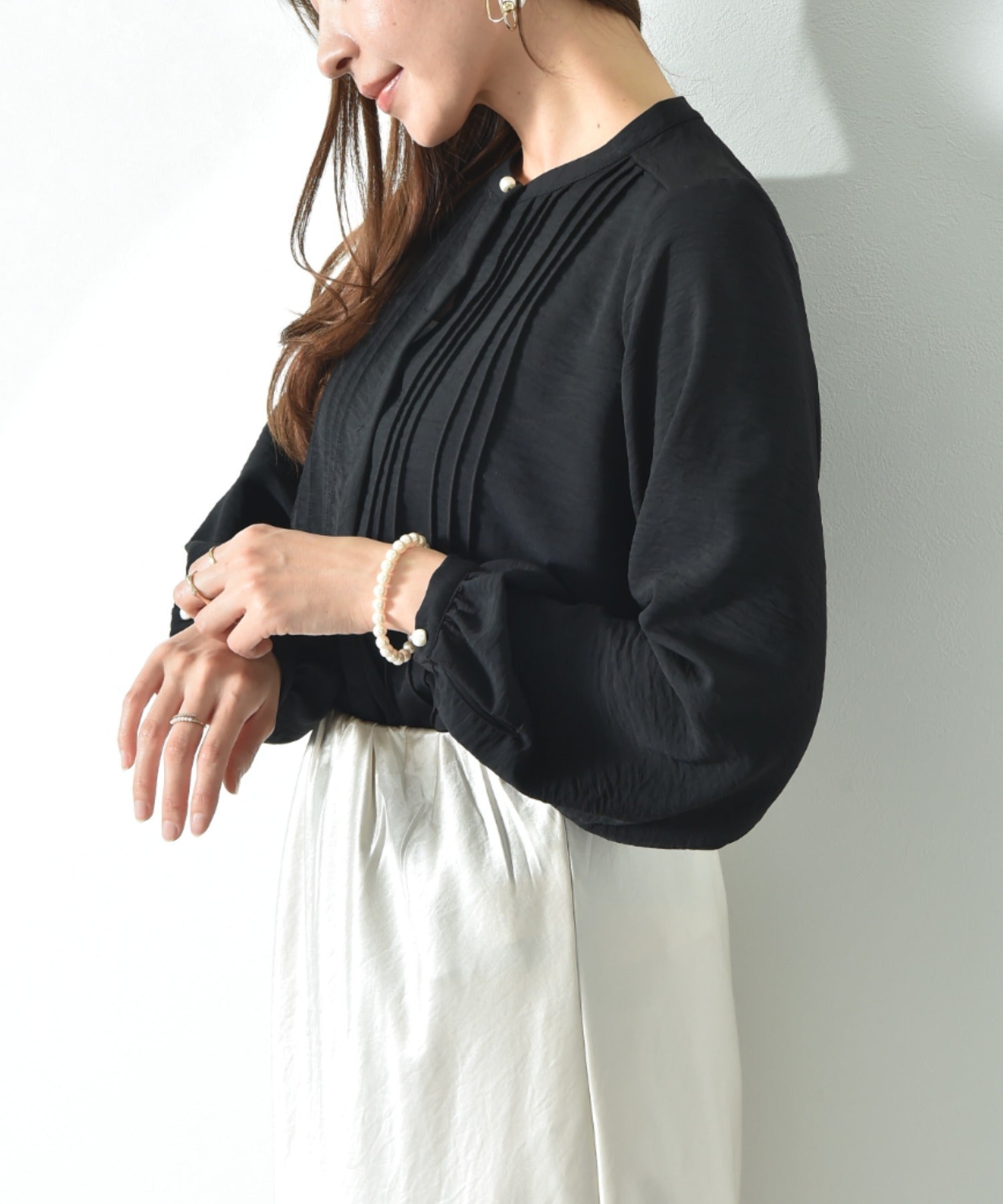 インタープラネット INTERPLANET ポーラピンタックブラウス (ブラック) ブラック