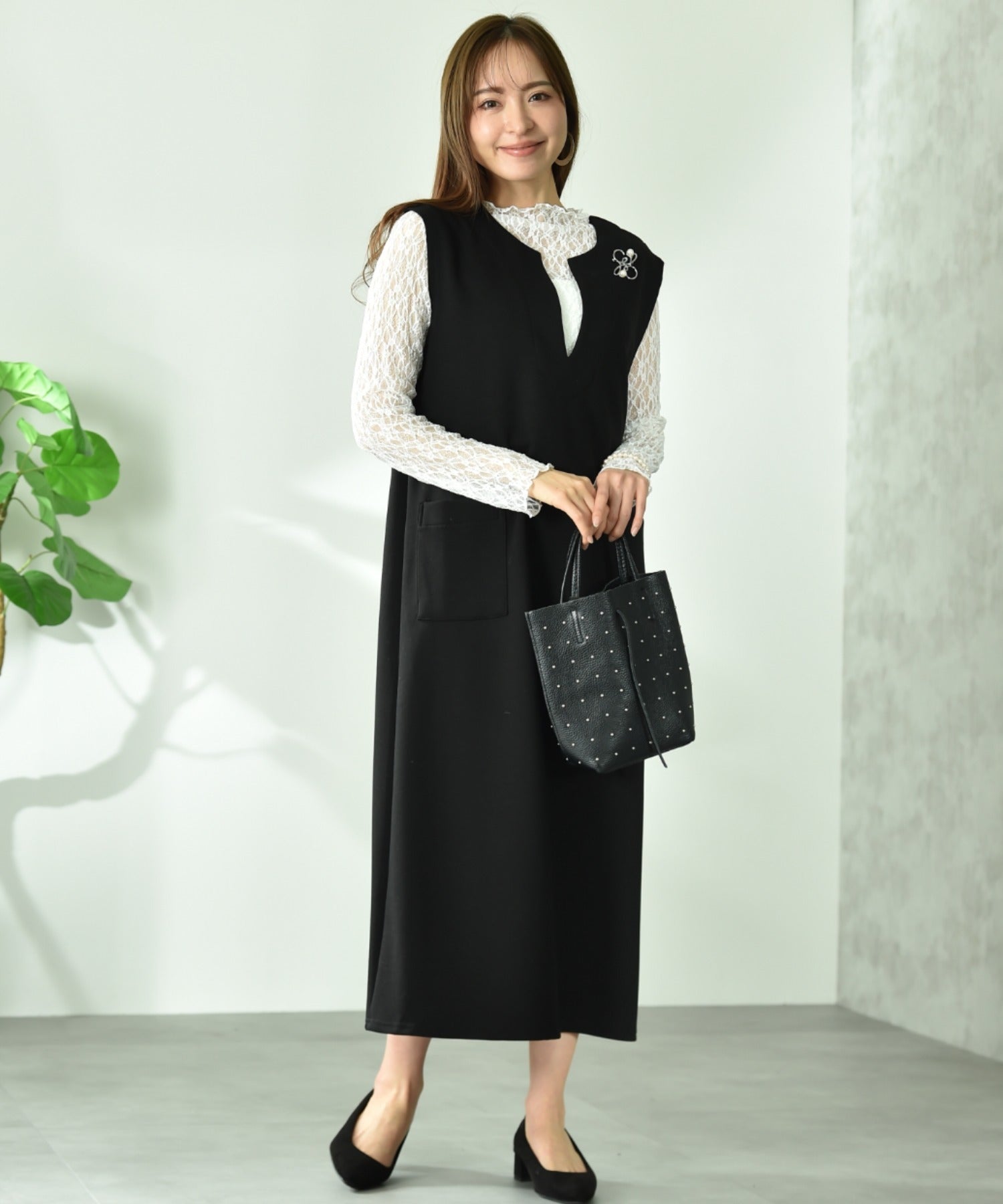 インタープラネット INTERPLANET ダンボールニットフレンチスリーブ深Vワンピース (ブラック) ブラック