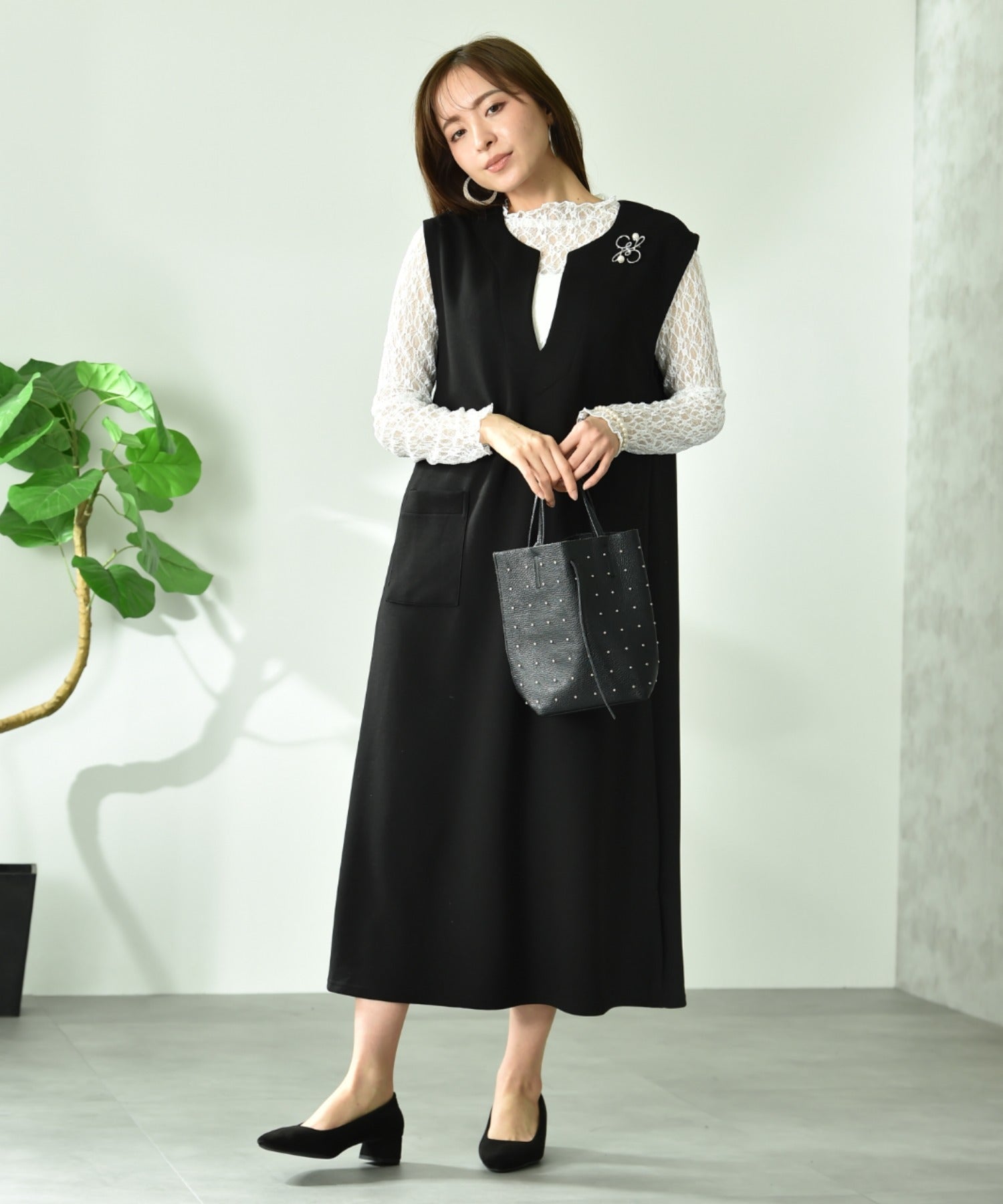 インタープラネット INTERPLANET ダンボールニットフレンチスリーブ深Vワンピース (ブラック) ブラック