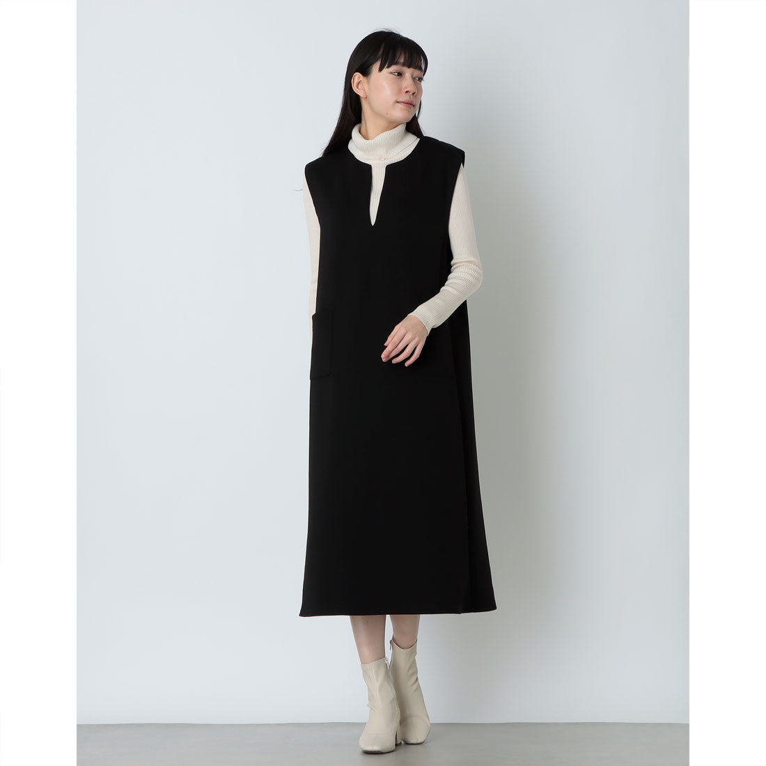 インタープラネット INTERPLANET ダンボールニットフレンチスリーブ深Vワンピース (ブラック) ブラック