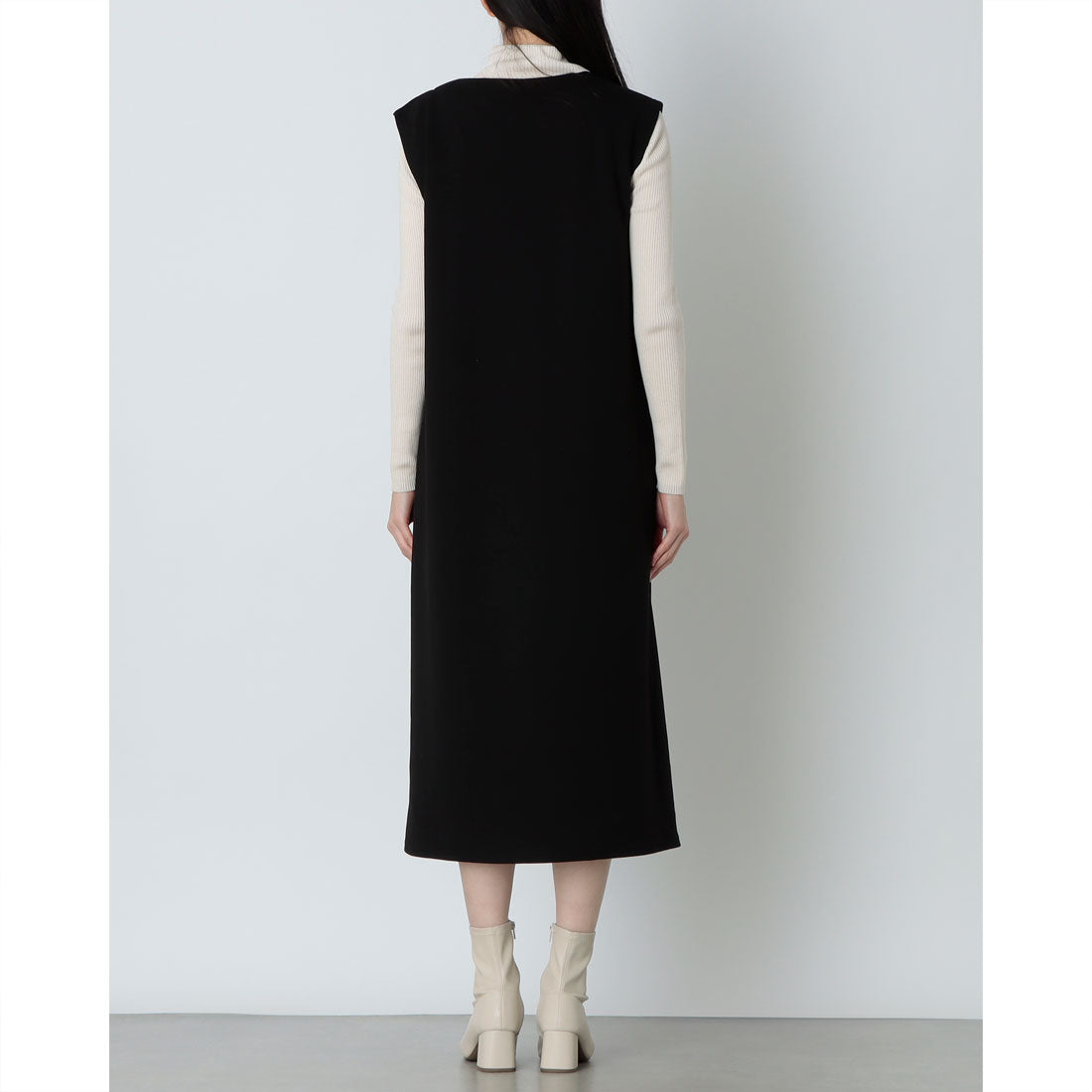 インタープラネット INTERPLANET ダンボールニットフレンチスリーブ深Vワンピース (ブラック) ブラック