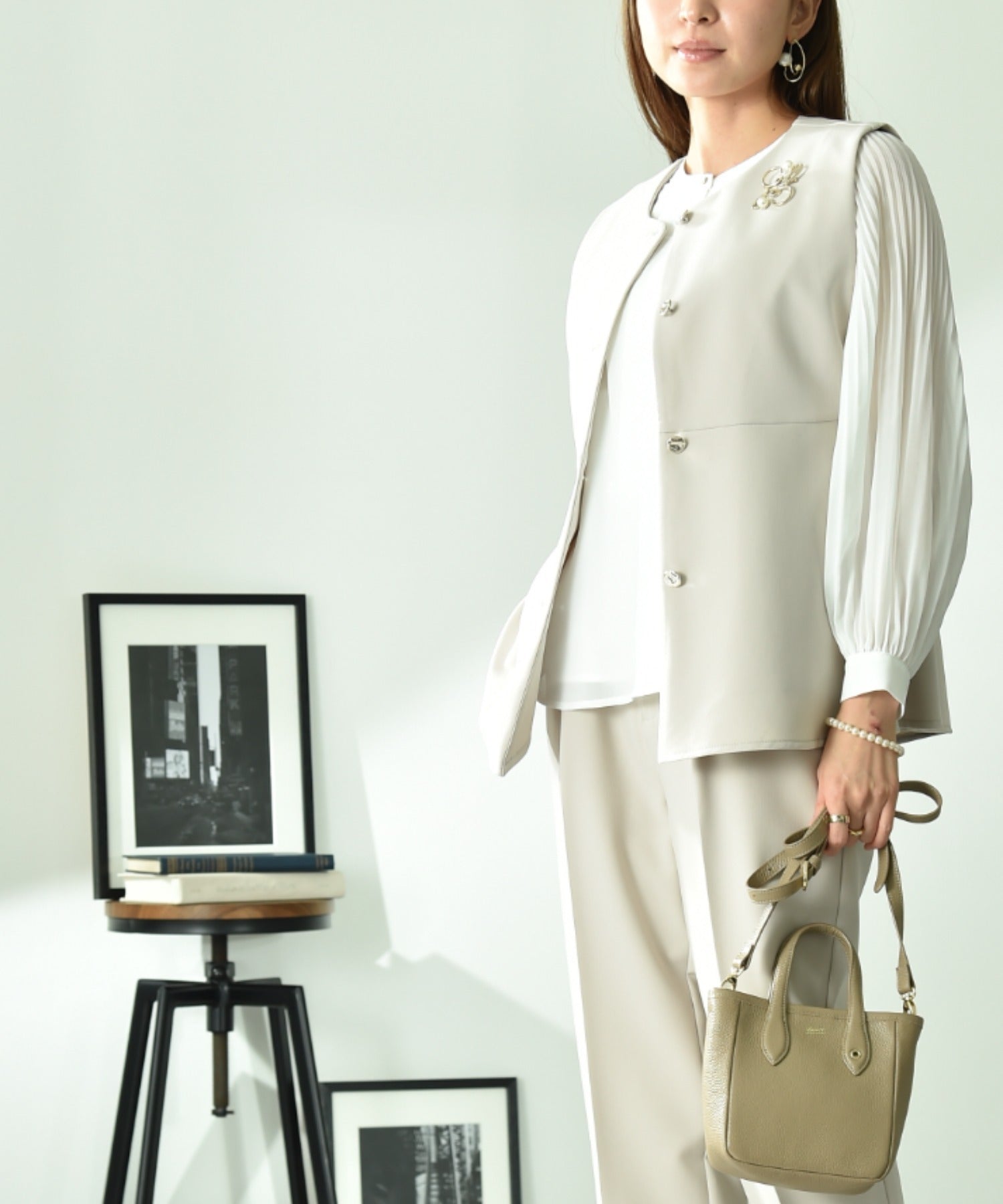 インタープラネット INTERPLANET ニュアンスパール付ブローチ (ゴールド) ゴールド