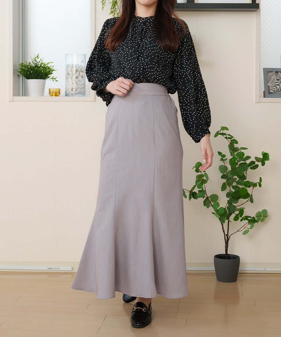 イズアミュレット is amulet. マーメイドスカート