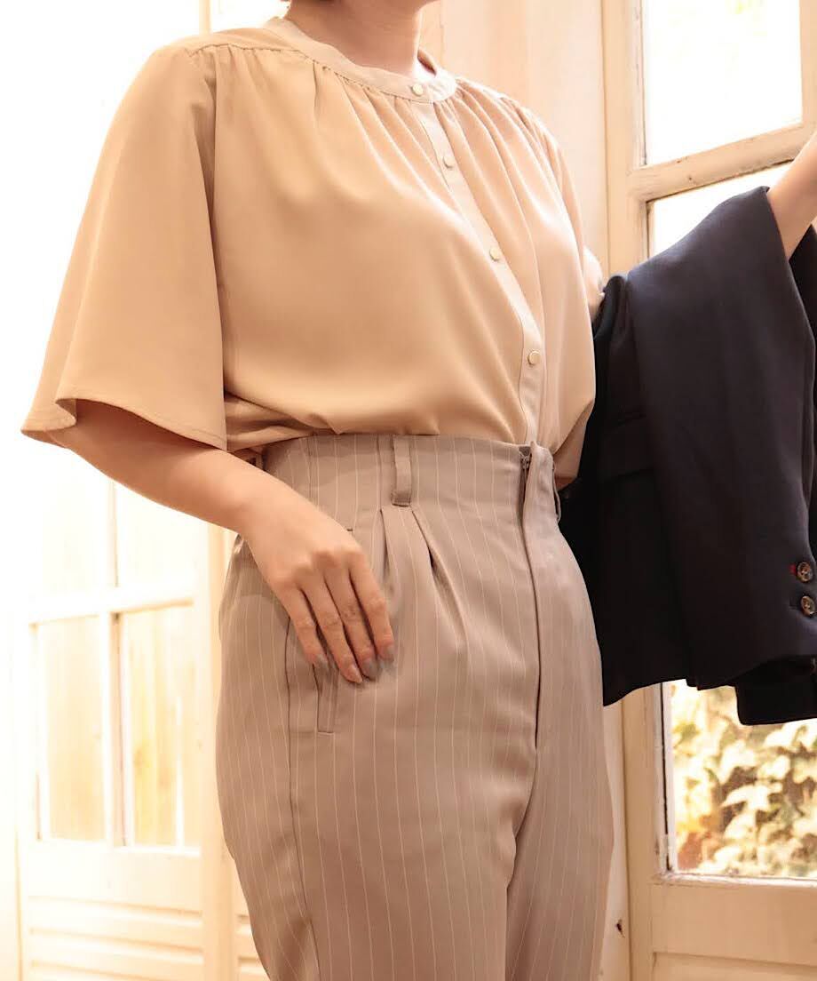 イズアミュレット is amulet. ハイウエストサイドスリットパンツ