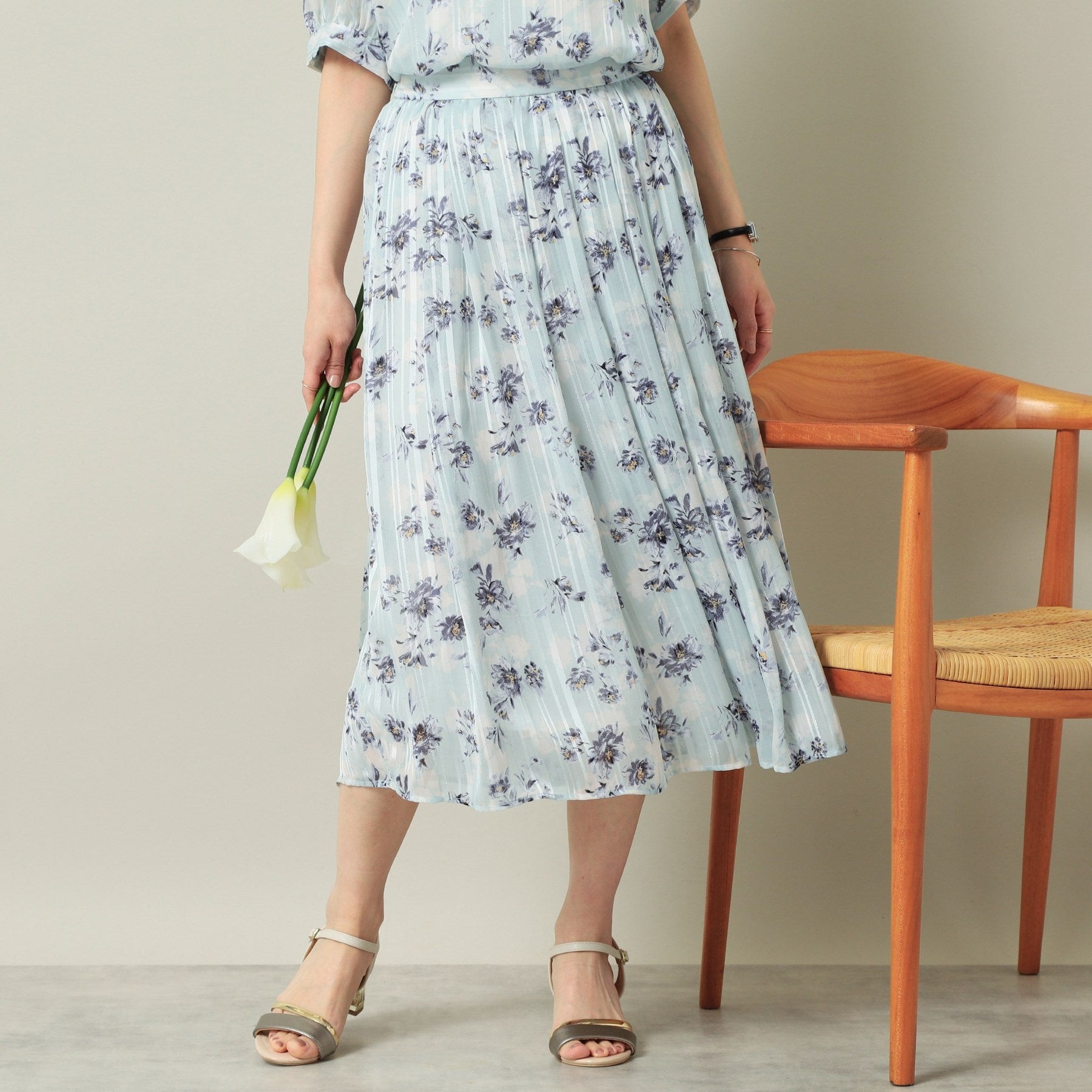 イッツデモ ITS'DEMO 【ウエストゴム/手洗い可】ラメストライプ花柄スカート (オフホワイト(103)) オフホワイト(103)