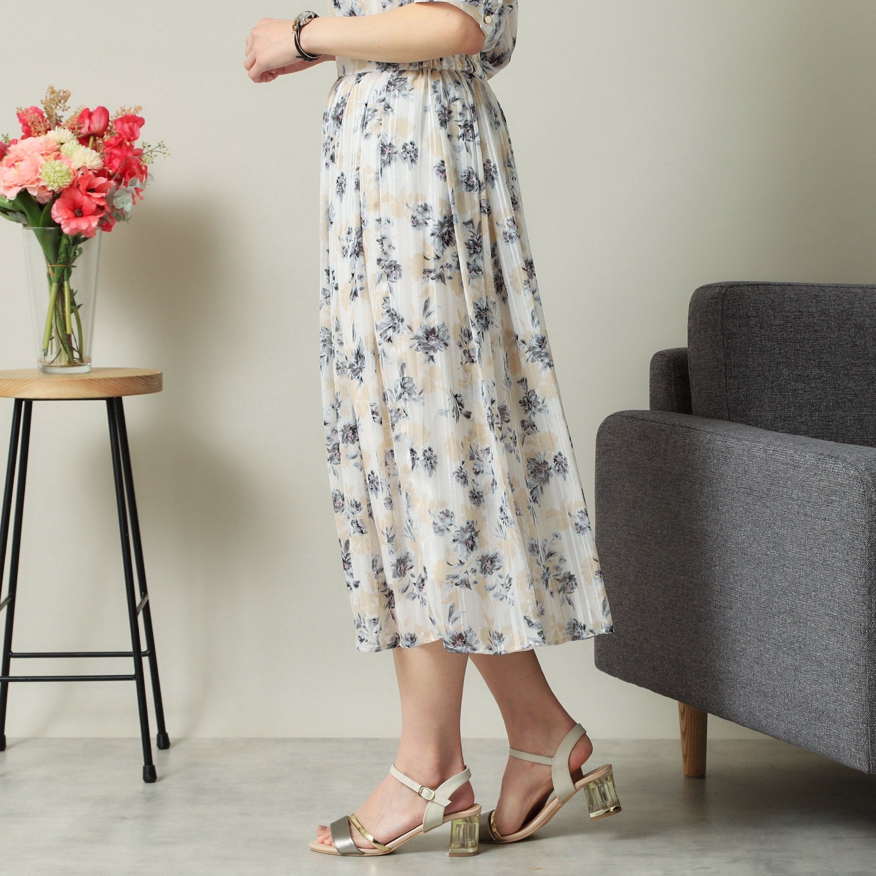 イッツデモ ITS'DEMO 【ウエストゴム/手洗い可】ラメストライプ花柄スカート (オフホワイト(103)) オフホワイト(103)