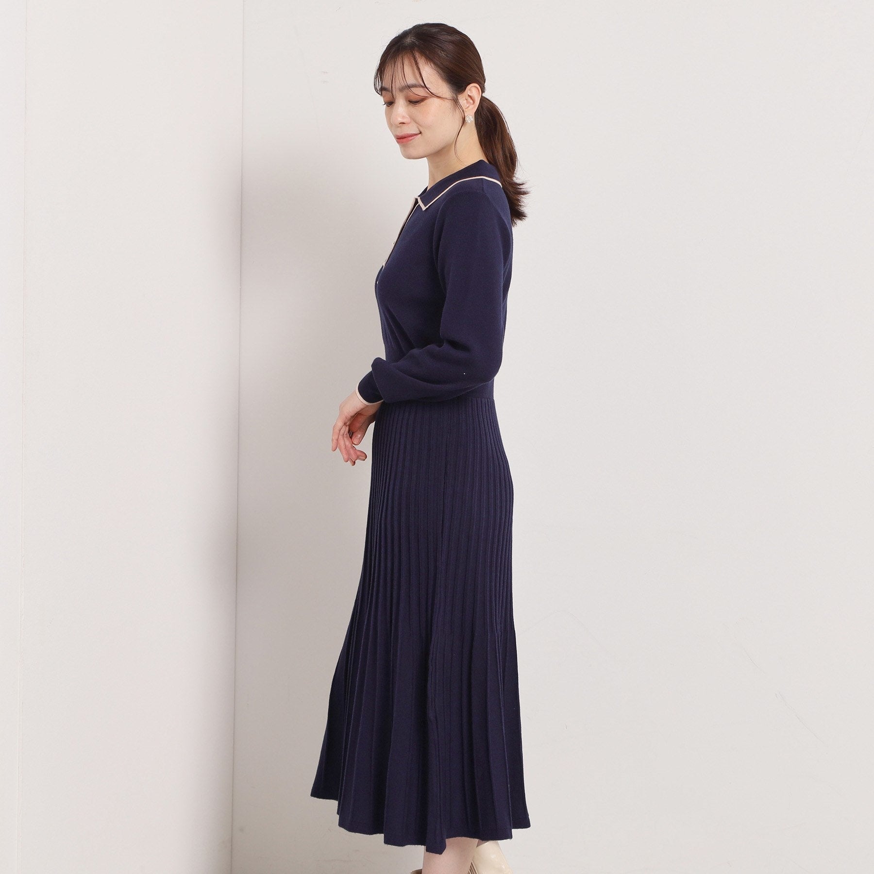 イッツデモ ITS'DEMO ポロ衿ニットフレアワンピース (ブラック(019)) ブラック(019)