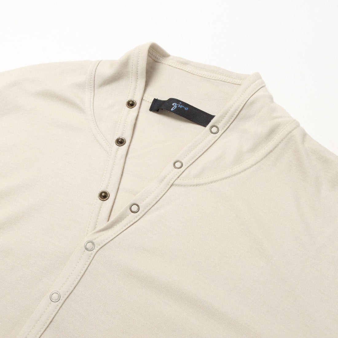 イタリコ ITALICO gino 日本製 ヘンリーボタン 長袖カットソー (ベージュ) ベージュ