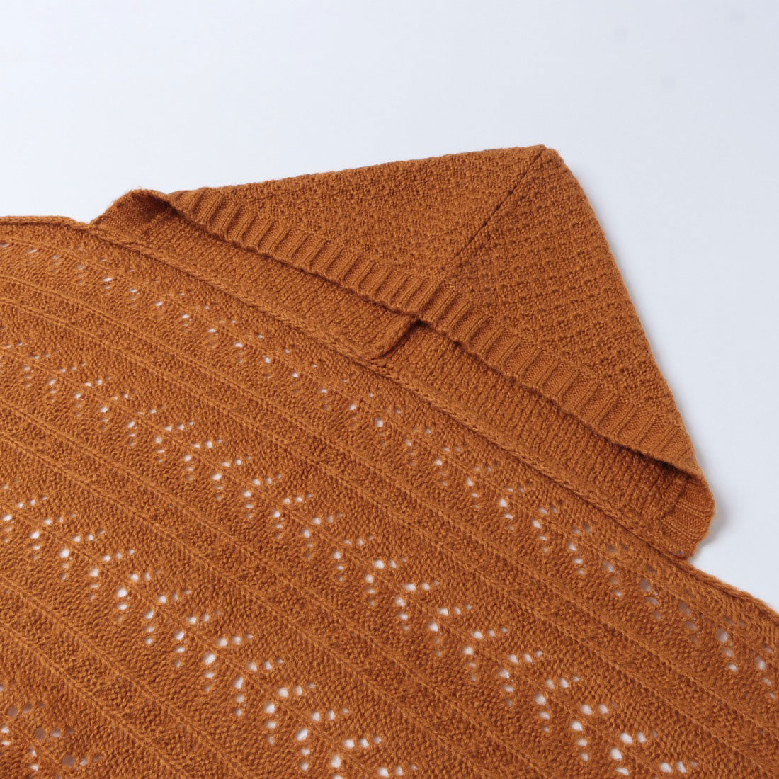 イタリコ ITALICO ケーブル編み フード付き フリンジストール ポンチョ (マスタード) マスタード