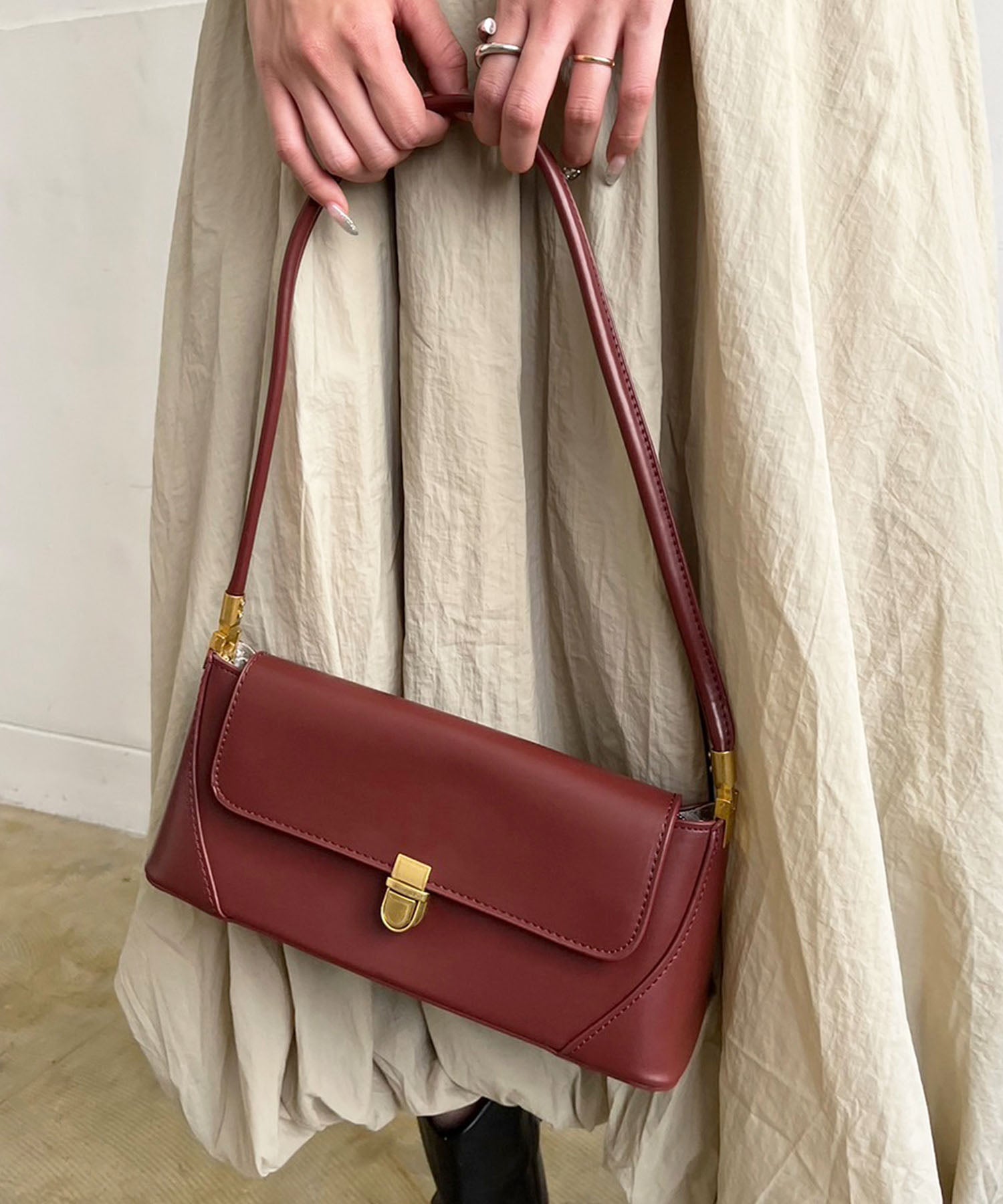 ジュエローブ Jewelobe 横長フラップショルダーバッグ,レッド