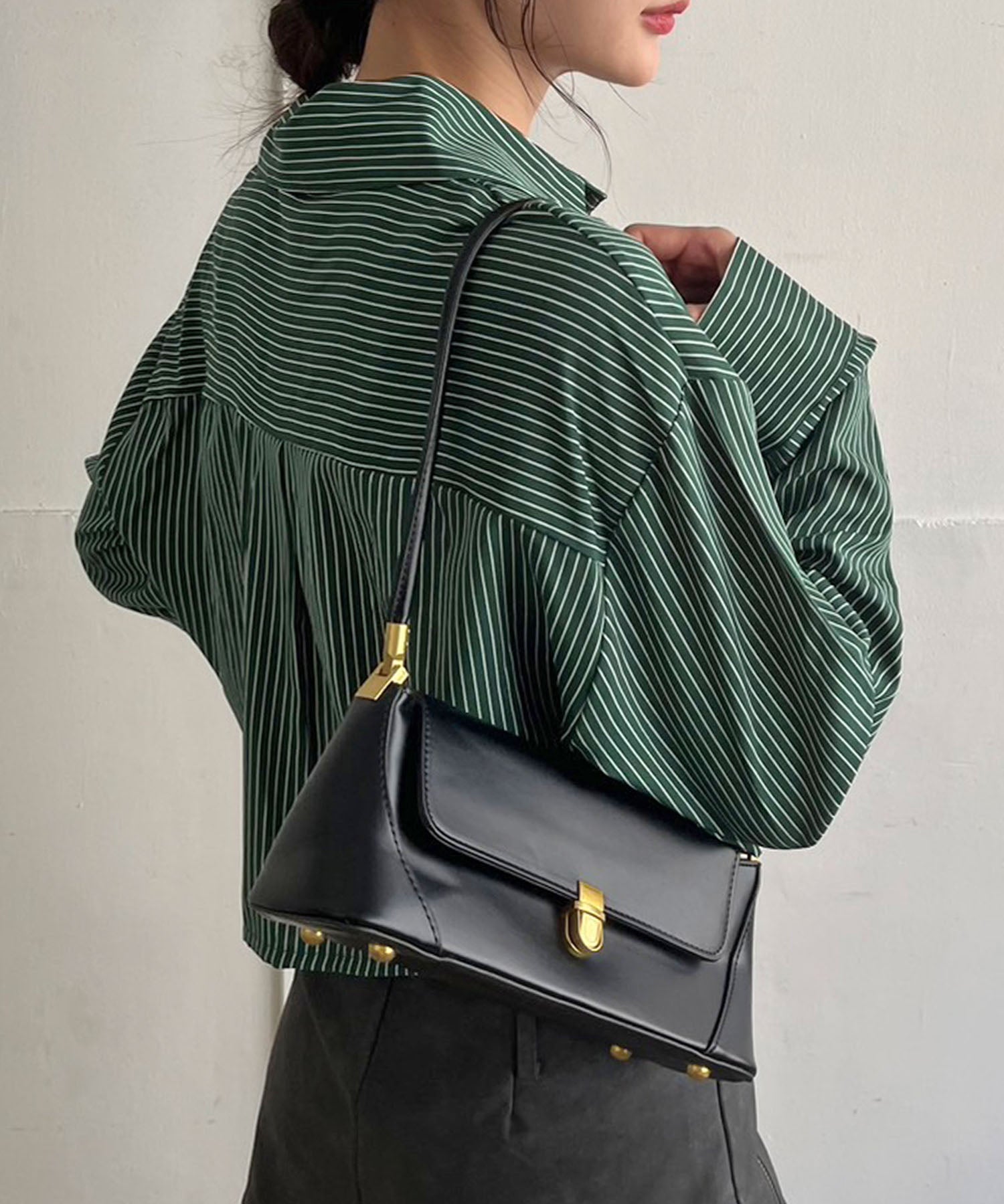 ジュエローブ Jewelobe 横長フラップショルダーバッグ,ブラック