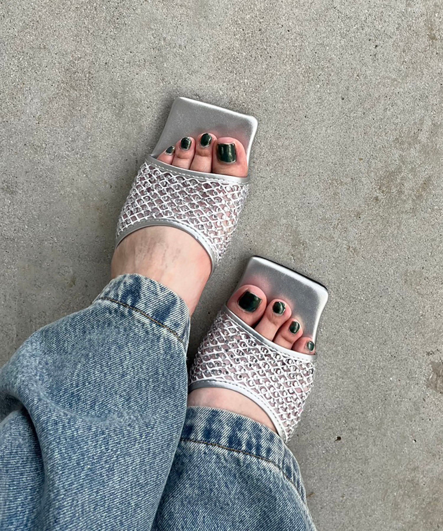 ジュエローブ Jewelobe ラインストーンスクエアトゥミュールサンダル (シルバー) シルバー