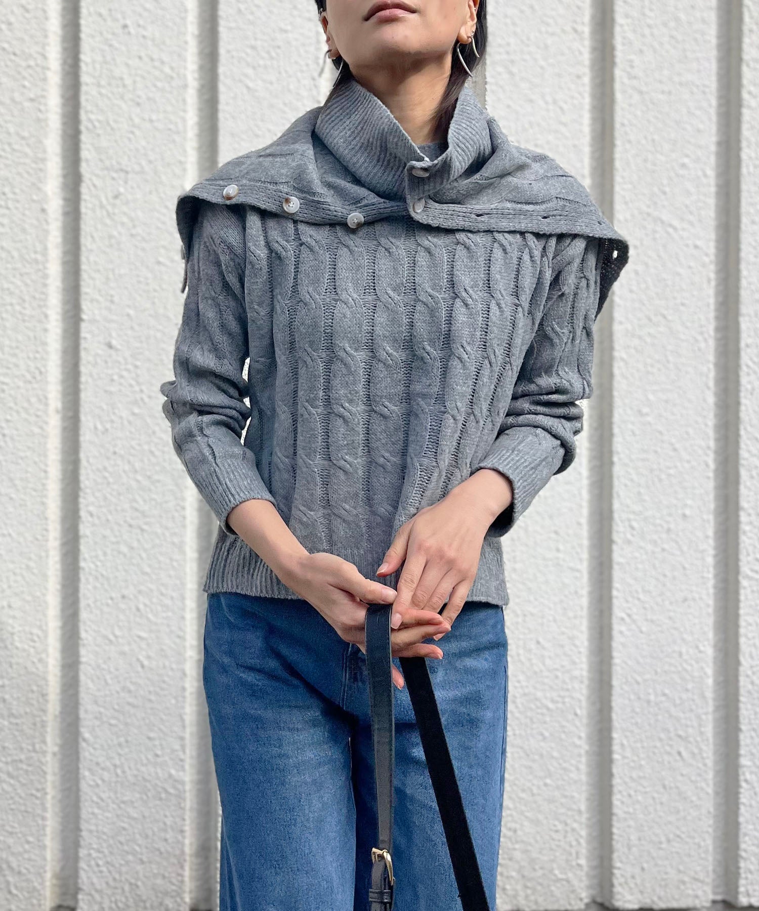 ジュエローブ Jewelobe ネックウォーマー付きケーブルニットプルオーバー