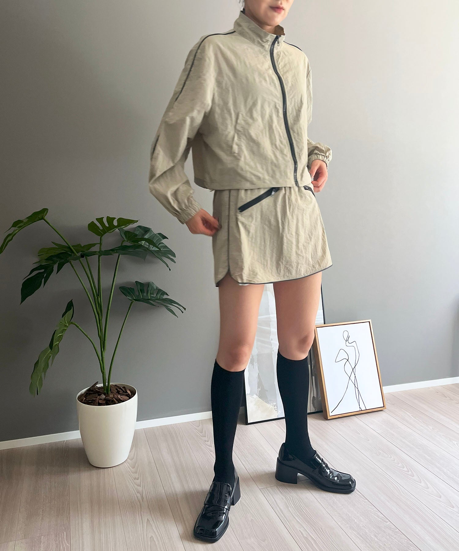 ジュエローブ Jewelobe バイカラーパイピングナイロンタッチブルゾン&ミニスカパンセットアップ,モカ