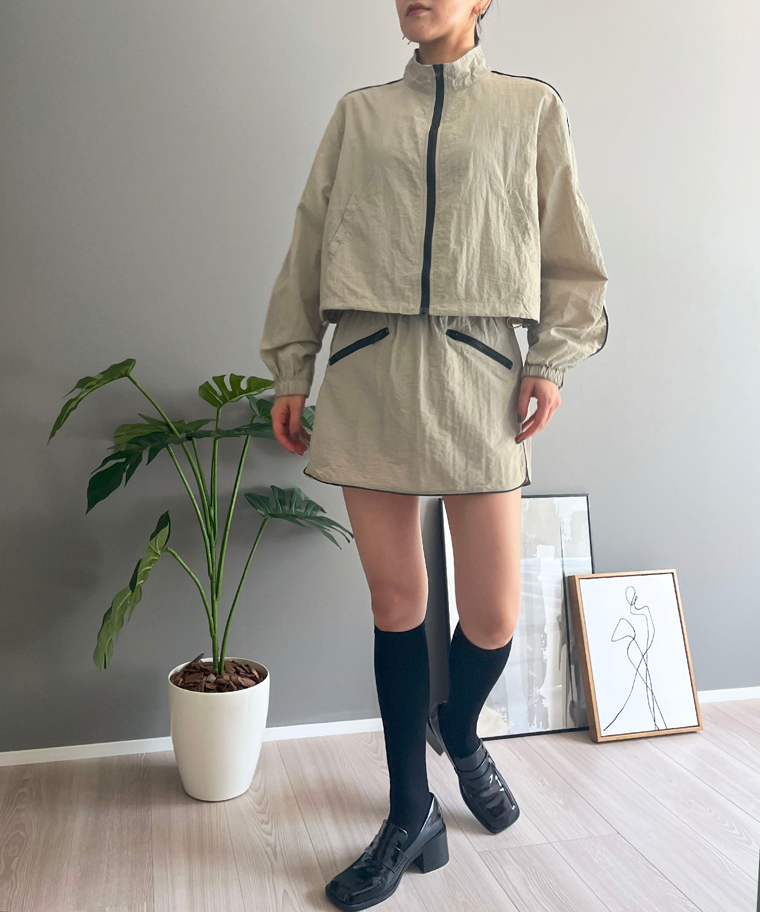 ジュエローブ Jewelobe バイカラーパイピングナイロンタッチブルゾン&ミニスカパンセットアップ