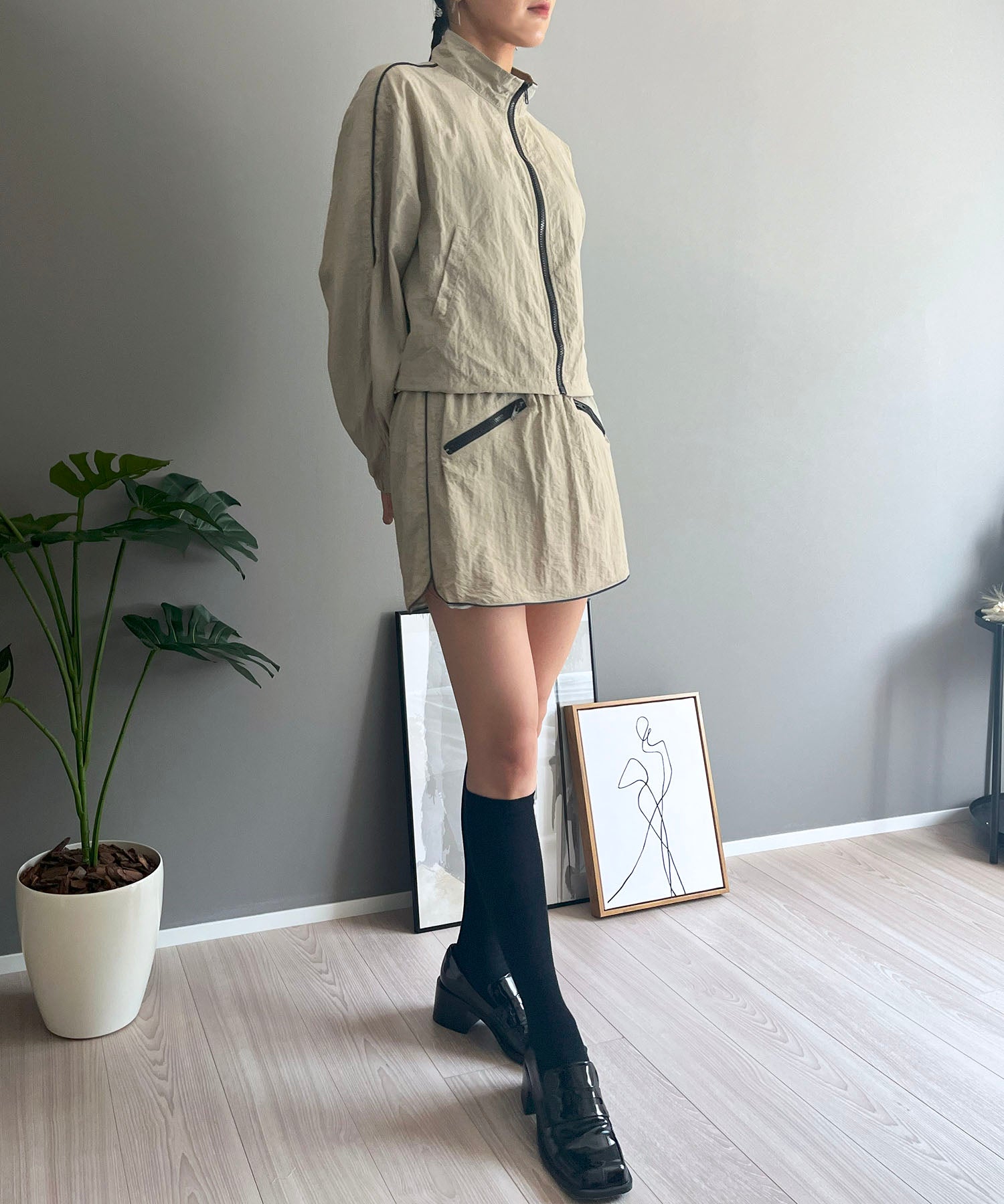 ジュエローブ Jewelobe バイカラーパイピングナイロンタッチブルゾン&ミニスカパンセットアップ