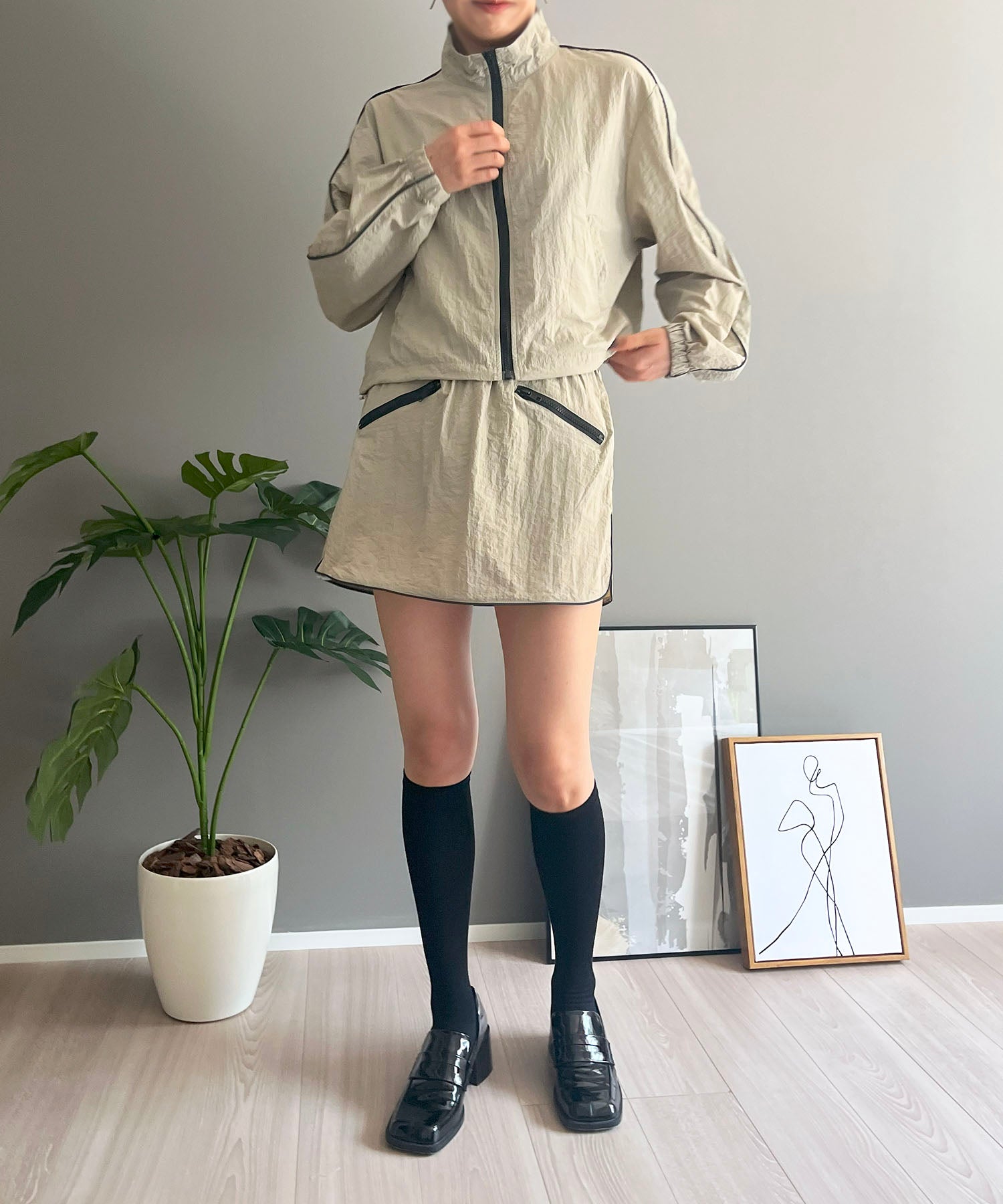 ジュエローブ Jewelobe バイカラーパイピングナイロンタッチブルゾン&ミニスカパンセットアップ