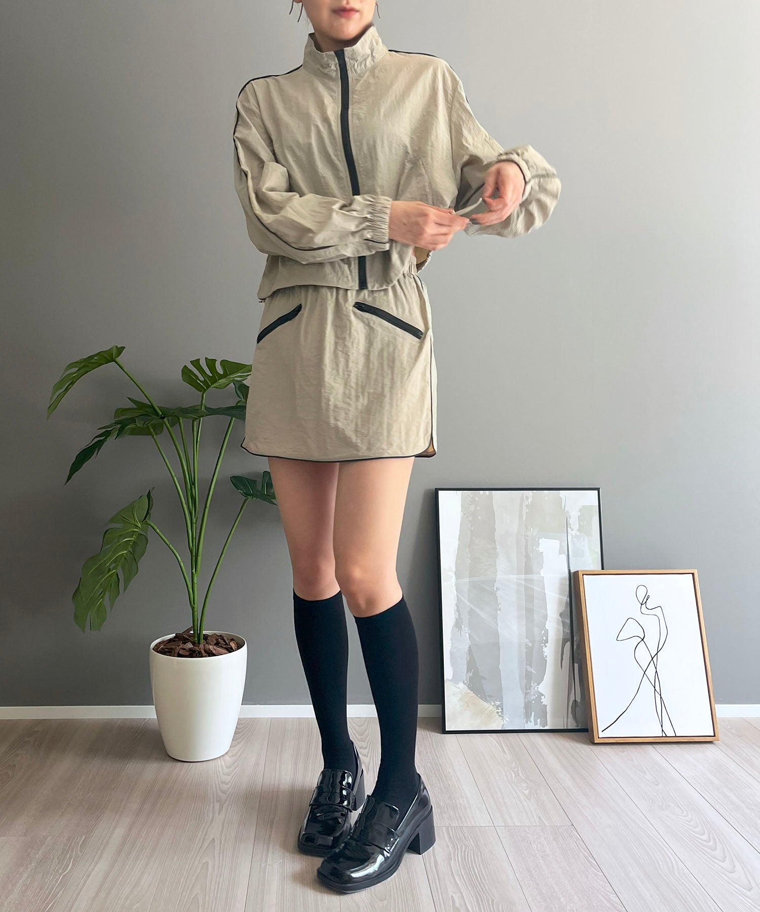 ジュエローブ Jewelobe バイカラーパイピングナイロンタッチブルゾン&ミニスカパンセットアップ