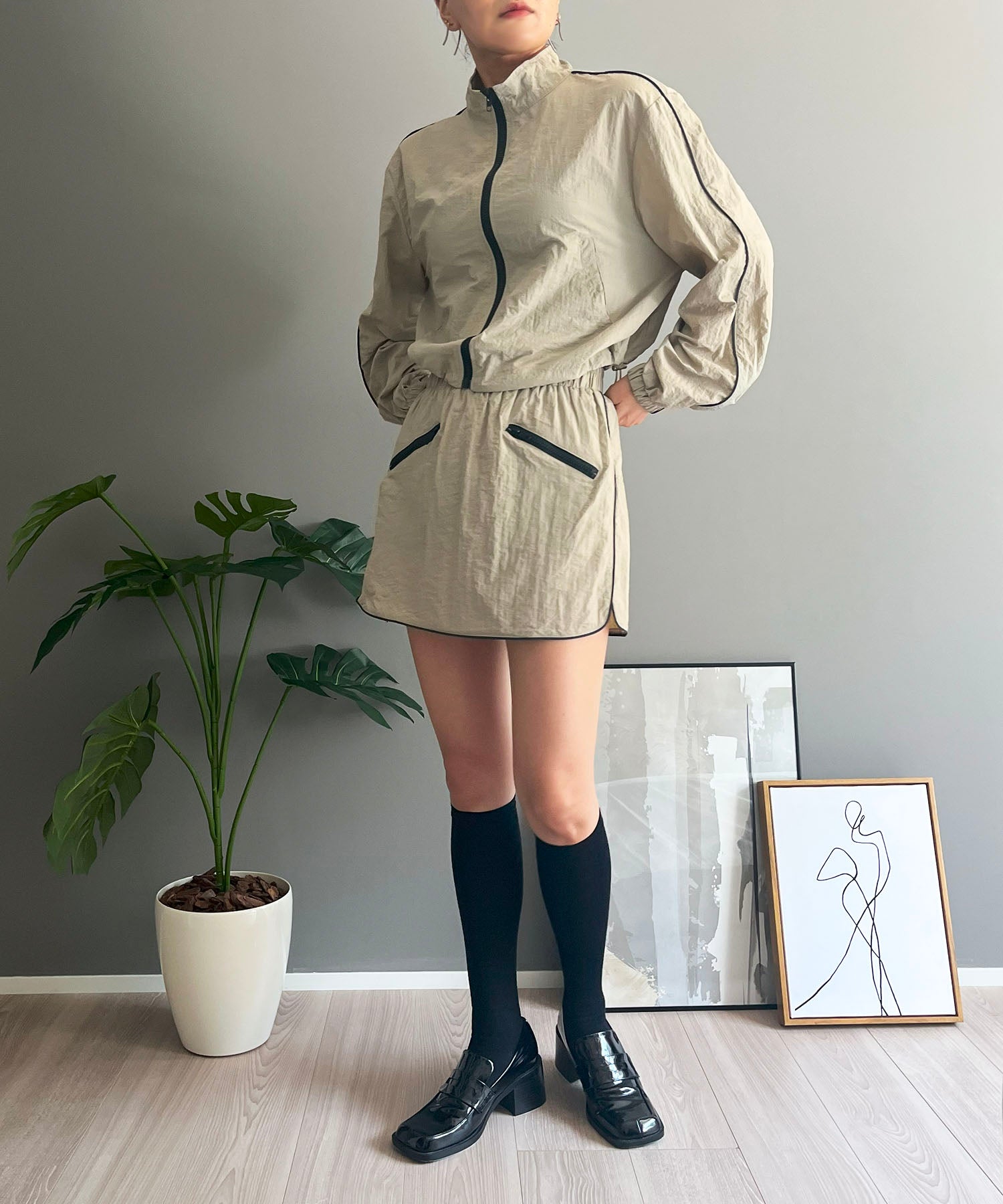 ジュエローブ Jewelobe バイカラーパイピングナイロンタッチブルゾン&ミニスカパンセットアップ