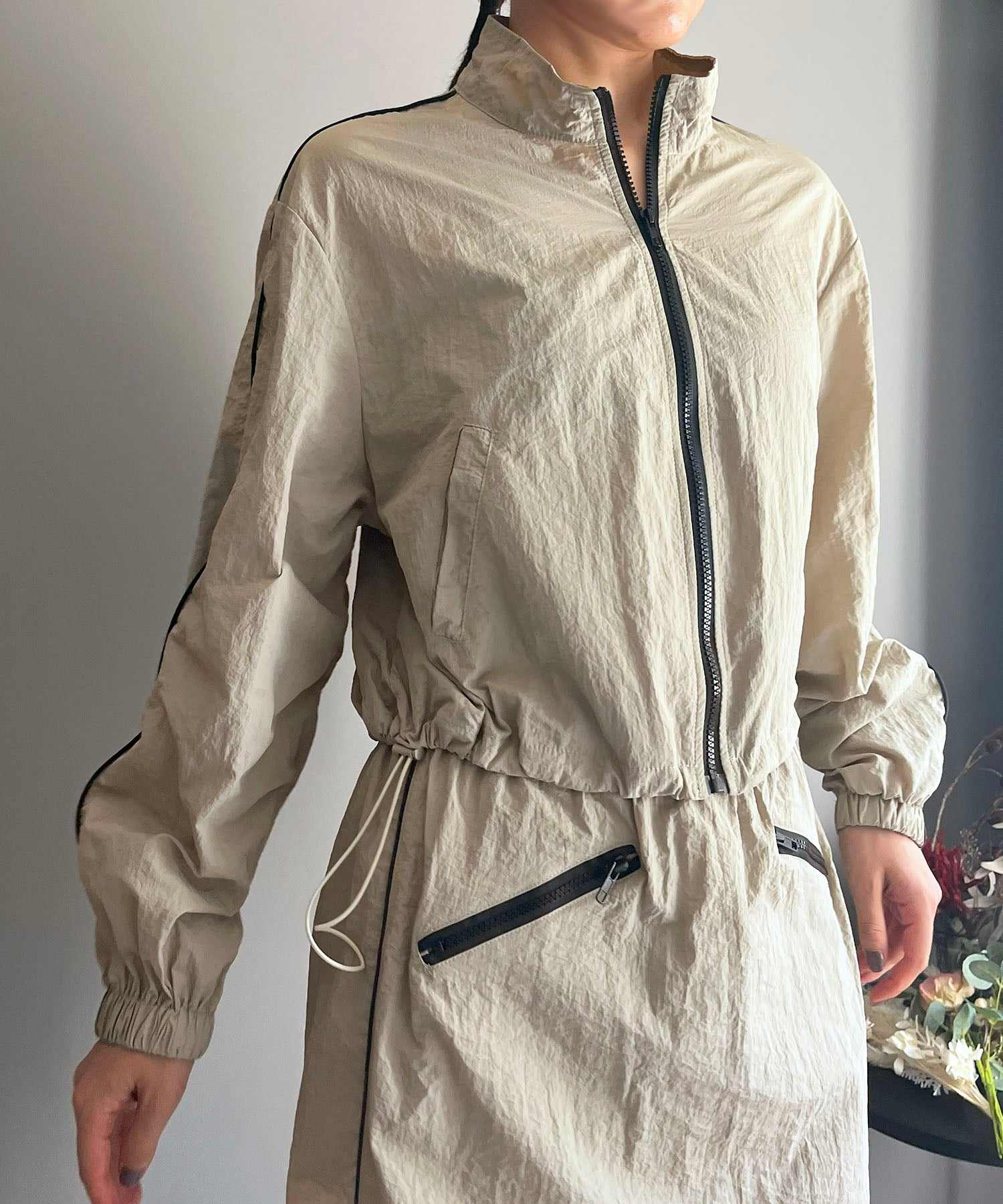 ジュエローブ Jewelobe バイカラーパイピングナイロンタッチブルゾン&ミニスカパンセットアップ