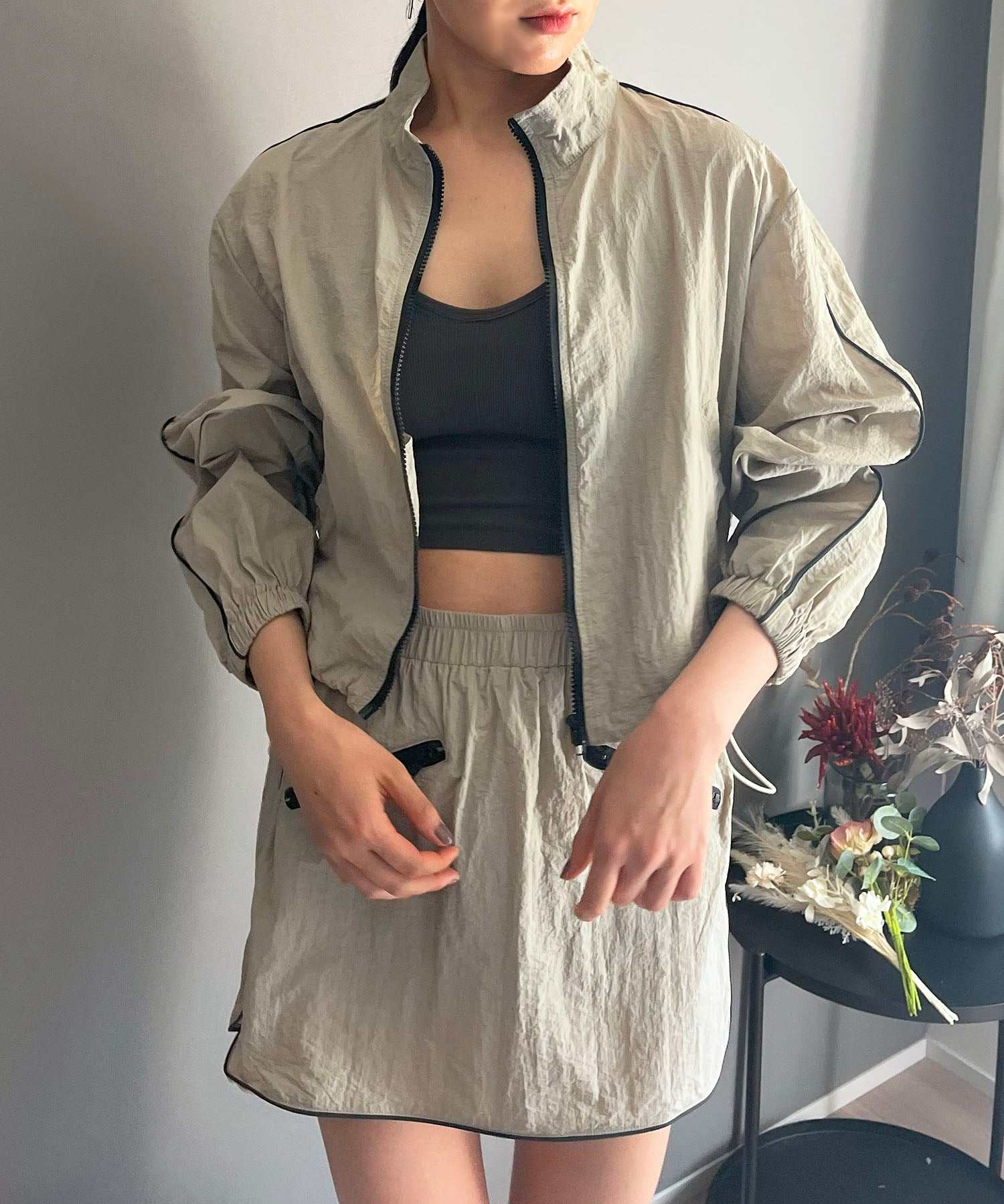 ジュエローブ Jewelobe バイカラーパイピングナイロンタッチブルゾン&ミニスカパンセットアップ