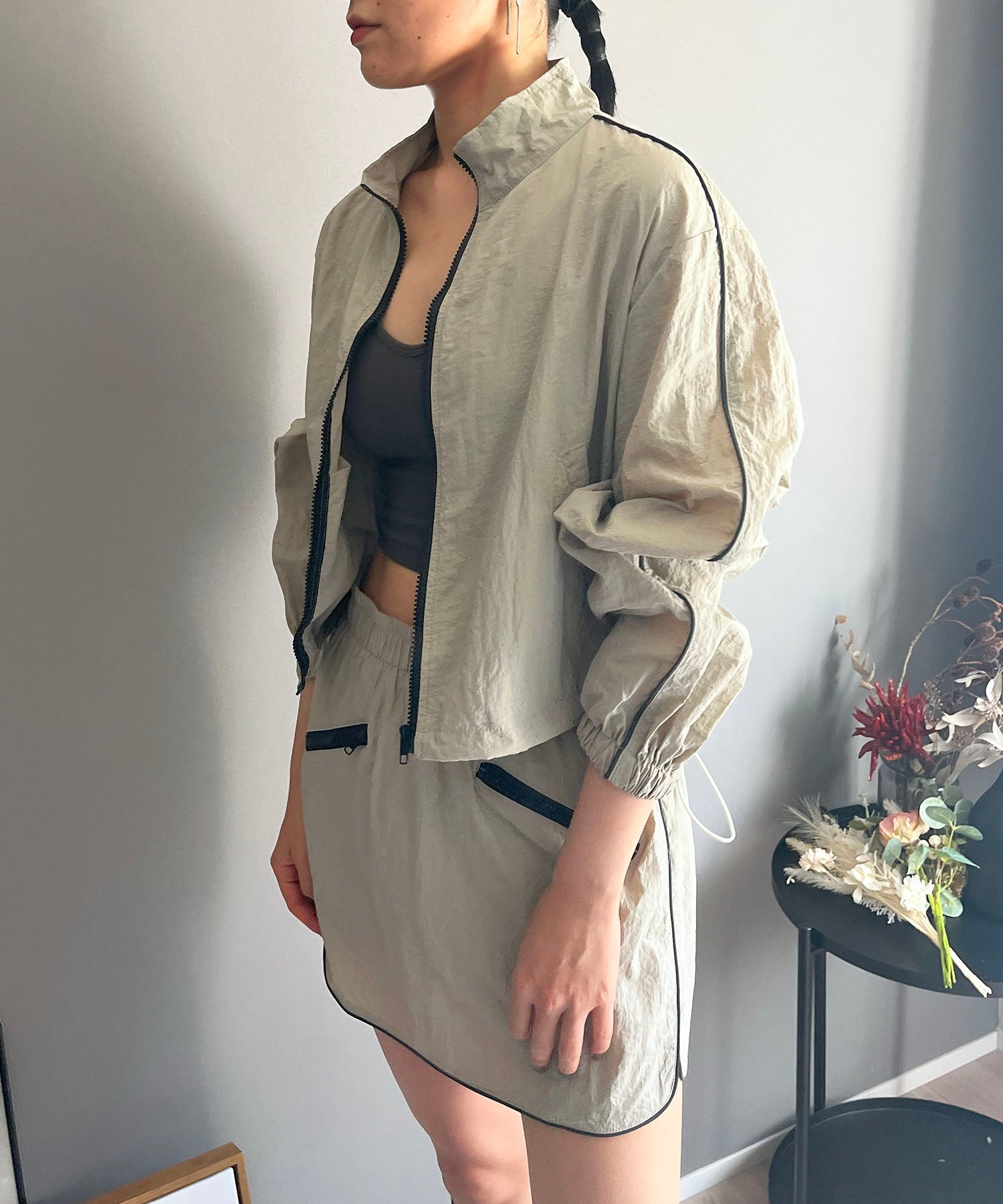 ジュエローブ Jewelobe バイカラーパイピングナイロンタッチブルゾン&ミニスカパンセットアップ